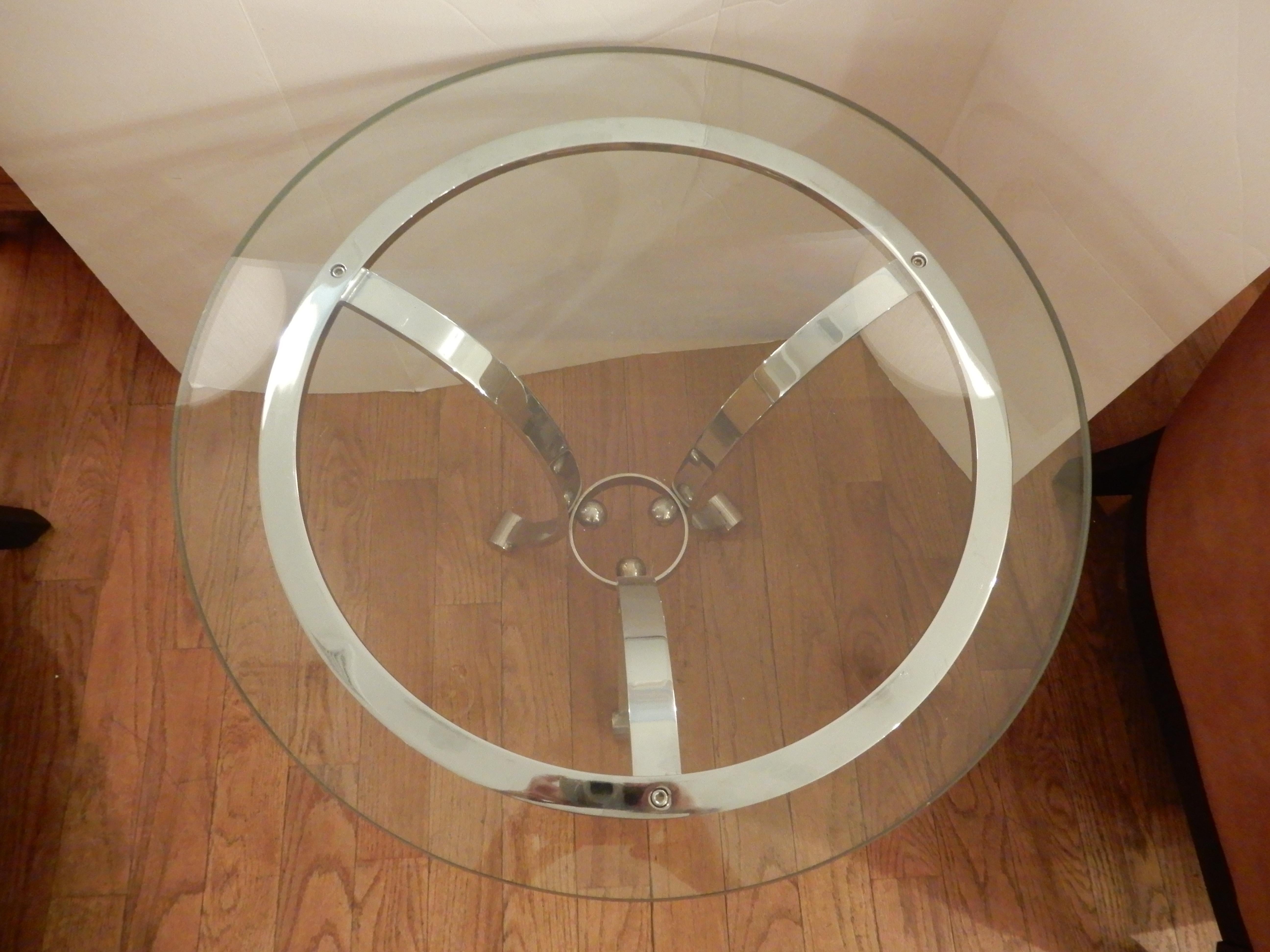 Italian Mid-Century Modern Chrome and Glass Side Table End Table In Excellent Condition In Bellport, NY