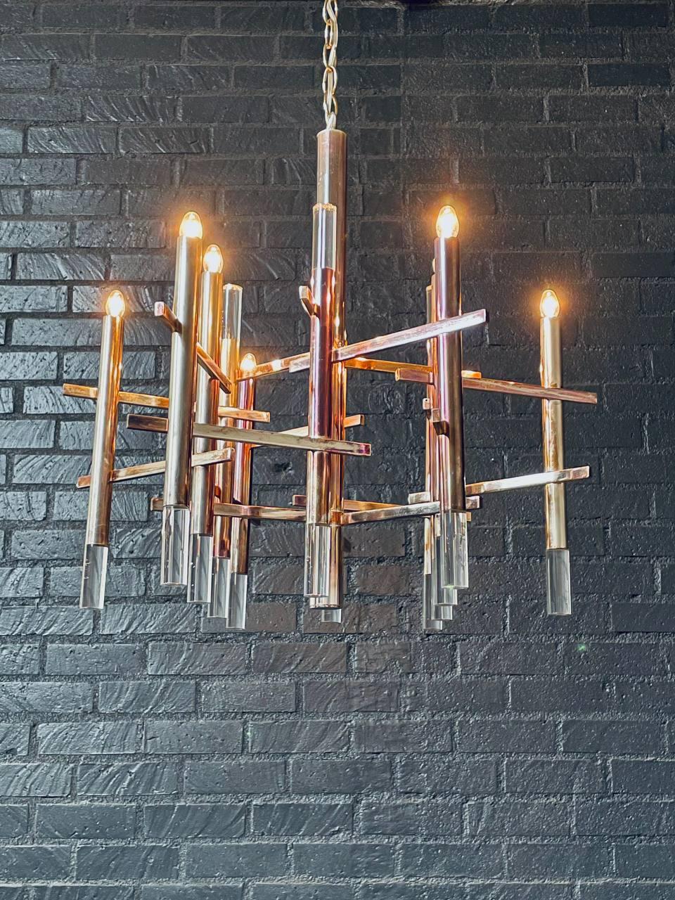 Italian Mid-Century Modern Chrome & Lucite Chandelier by Gaetano Sciolari In Good Condition For Sale In Los Angeles, CA
