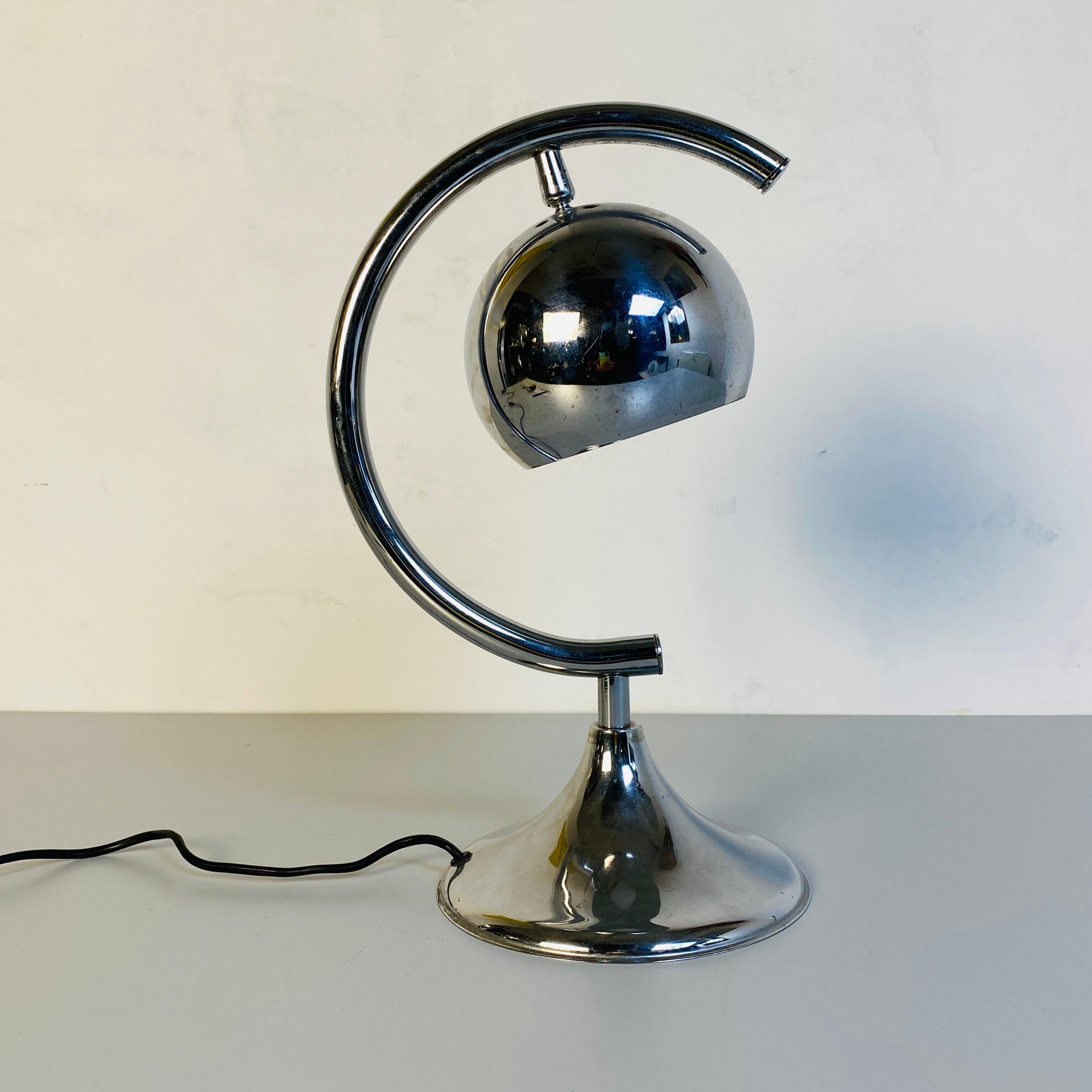 Late 20th Century Italian Mid-Century Modern Chrome Table Lamp with Semi-Circular Structure, 1970s For Sale