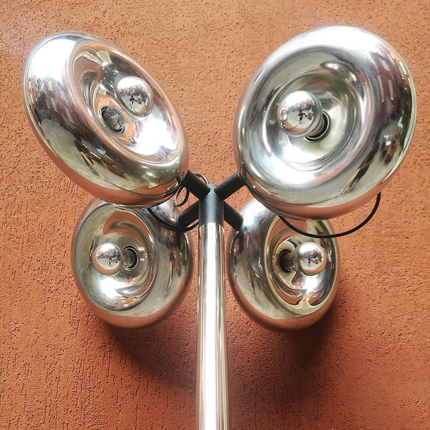 Italian Mid-Century Modern chromed steel floor lamp by Luci, 1970s
Floor lamp in chromed steel with four lights.
Unique and original piece dating back to the seventies
Produced by Luci.
Measures: 70 x 220 H cm.