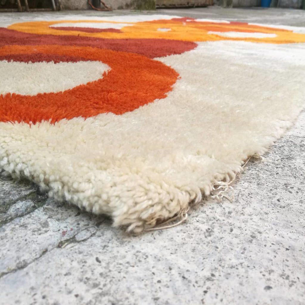 Italian Mid-Century Modern Circle Geometry Carpet, 1970s In Good Condition In MIlano, IT