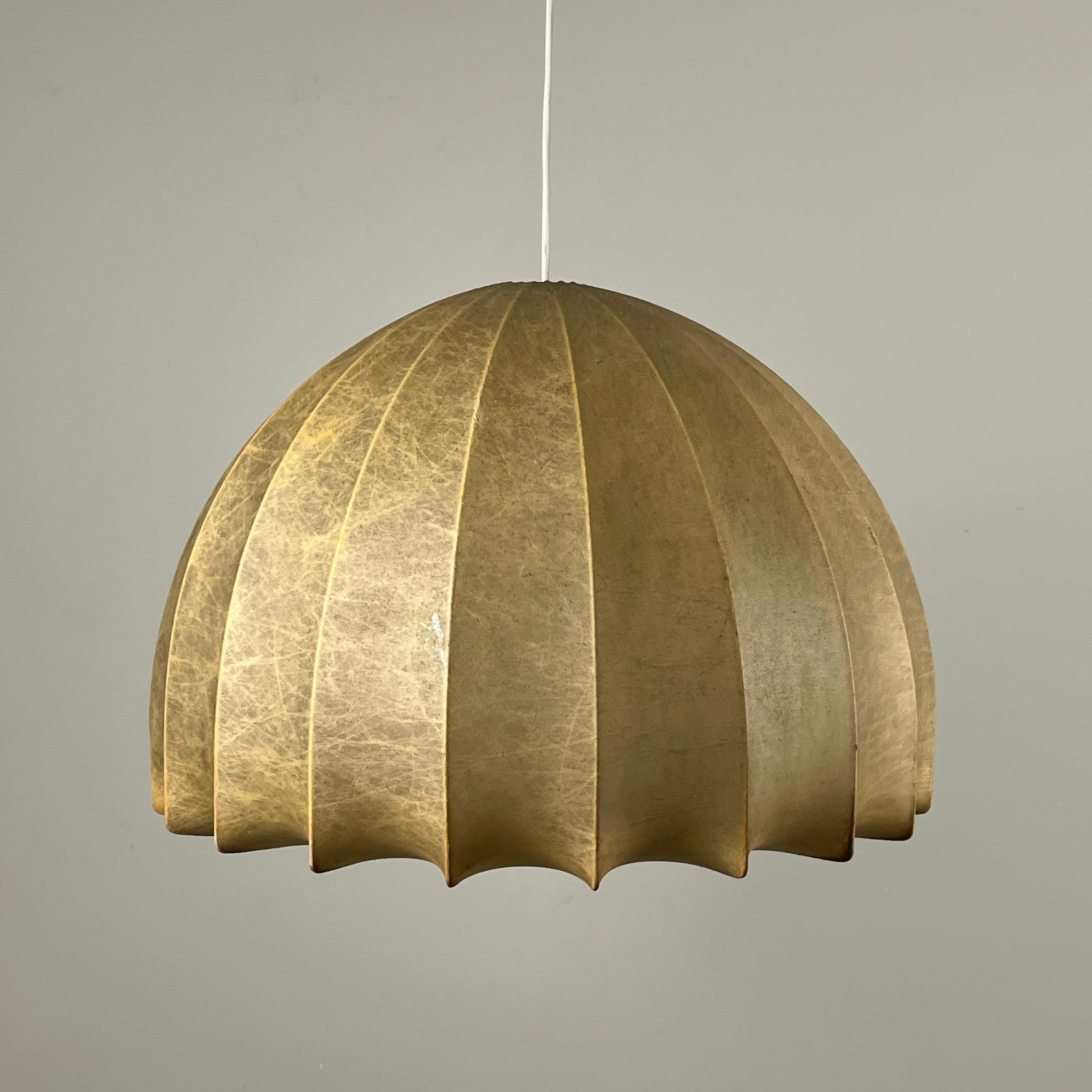Italian Mid-Century Modern Cocoon Pendant Light, 1960s, Italy 1