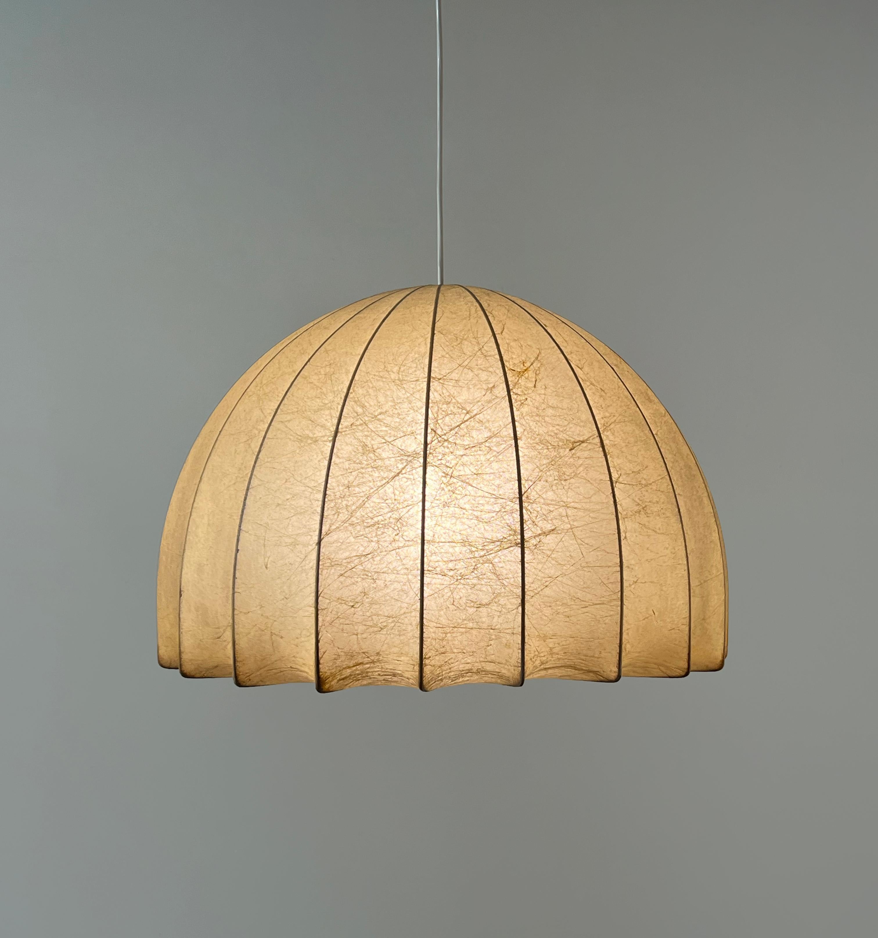 Italian Mid-Century Modern Cocoon Pendant Light, 1960s, Italy 3