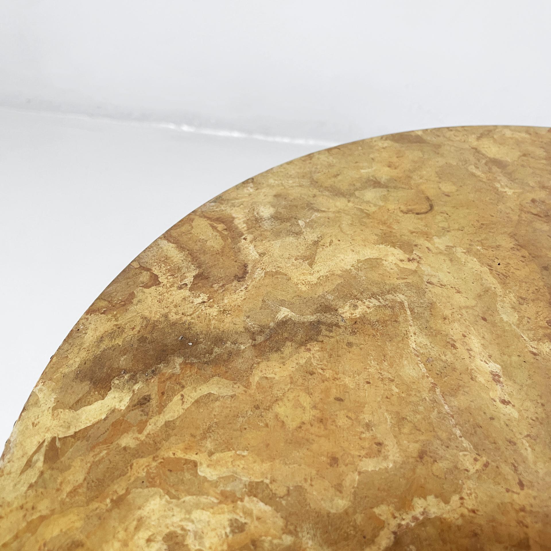 Italian mid-century modern coffe table in brass wood with marble effect, 1960s en venta 8
