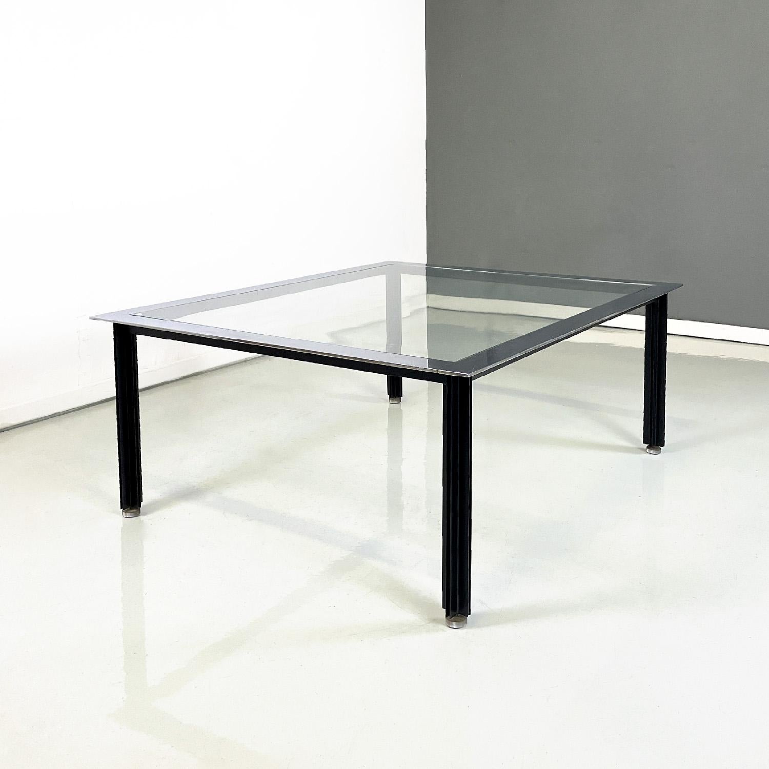 Italian mid-century modern coffee table by Luigi Caccia Dominioni for Azucena, 1960
Coffee table with chromed steel structure, black metal leg and transparent glass top.
Designed by Luigi Caccia Dominioni for Azucena in the 1960s and belonging to