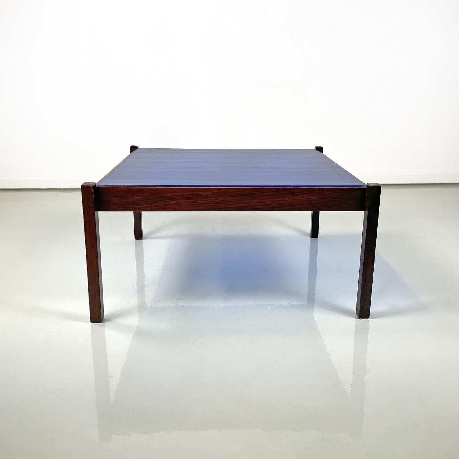 Italian mid-century modern coffee table, Gianfranco Frattini for Bernini, 1960s In Good Condition For Sale In MIlano, IT