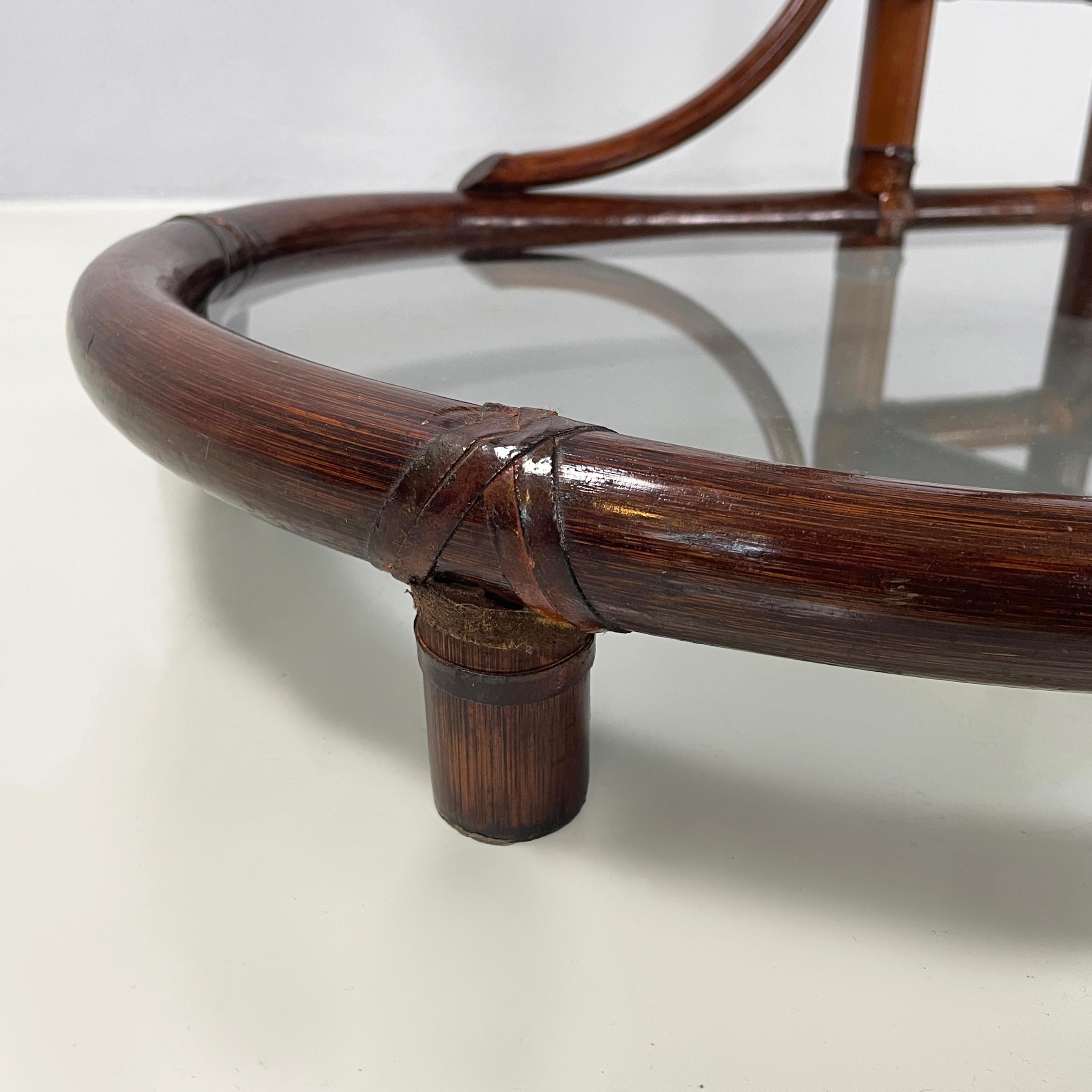 Italian mid-century modern coffee table in smoked glass and dark bamboo, 1960s For Sale 10