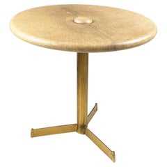 Table basse italienne du milieu du siècle en bois et laiton parchemin par Aldo Tura, années 1960