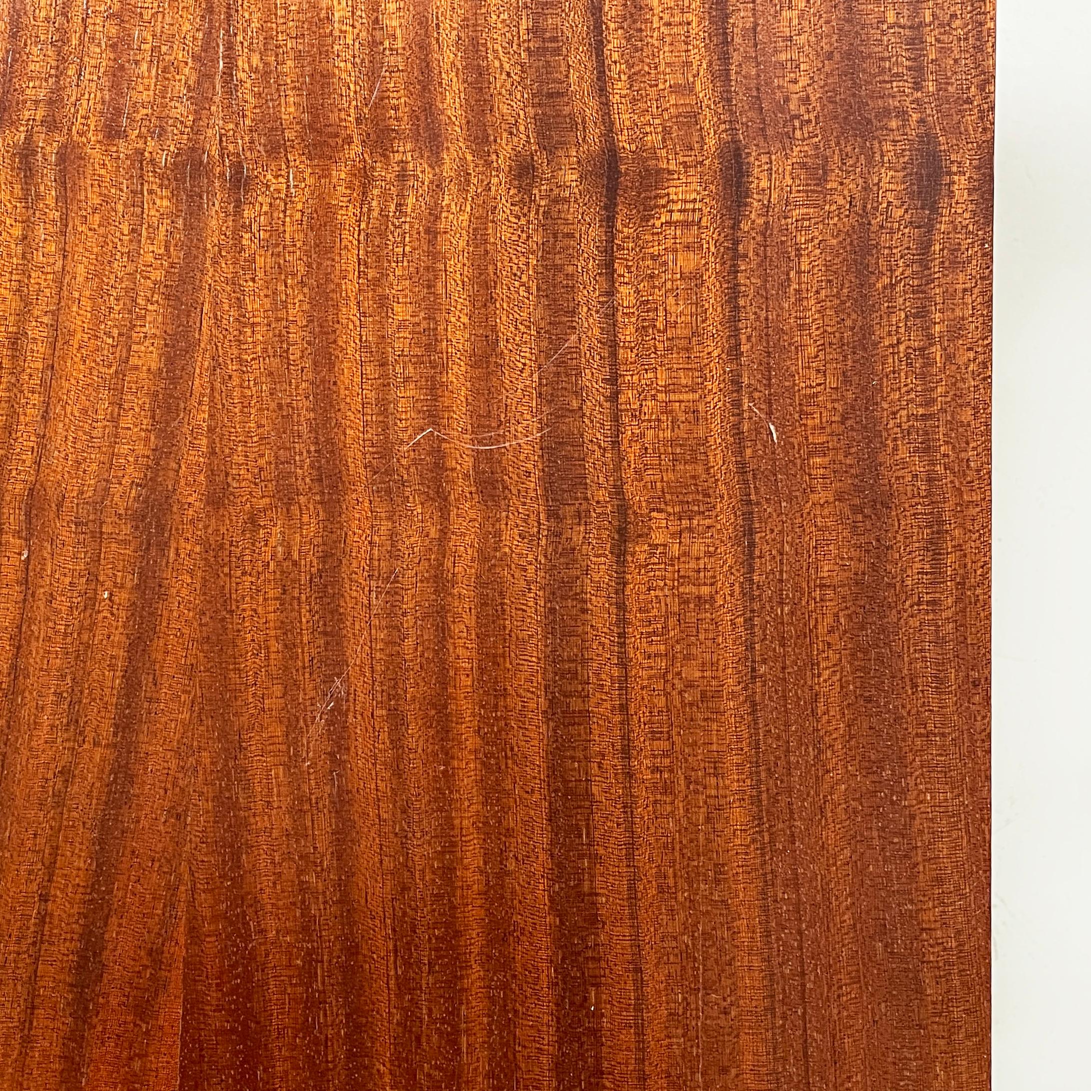 Mesa de centro italiana moderna de mediados de siglo con tablero extensible de madera, años 60 en venta 4