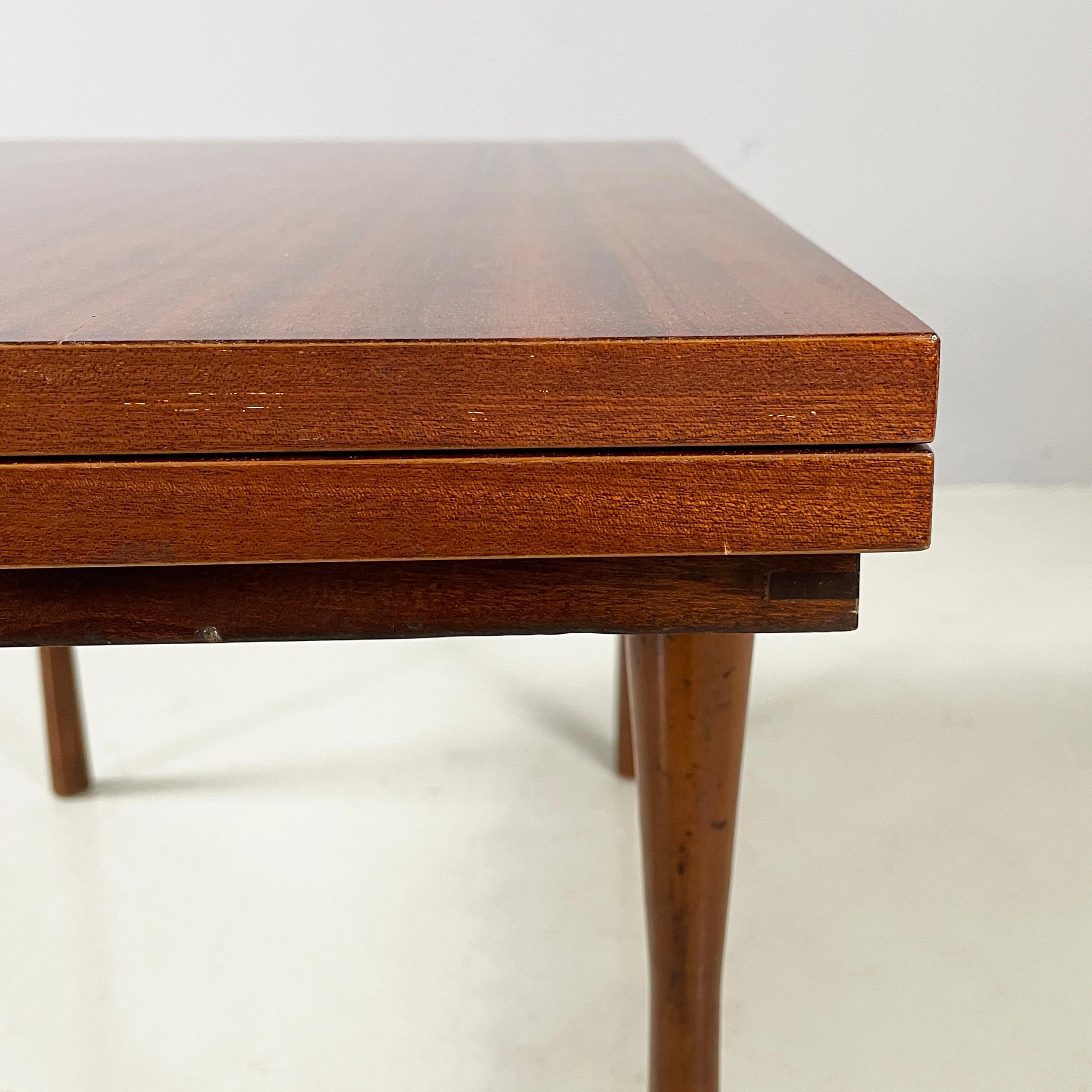Mesa de centro italiana moderna de mediados de siglo con tablero extensible de madera, años 60 en venta 7