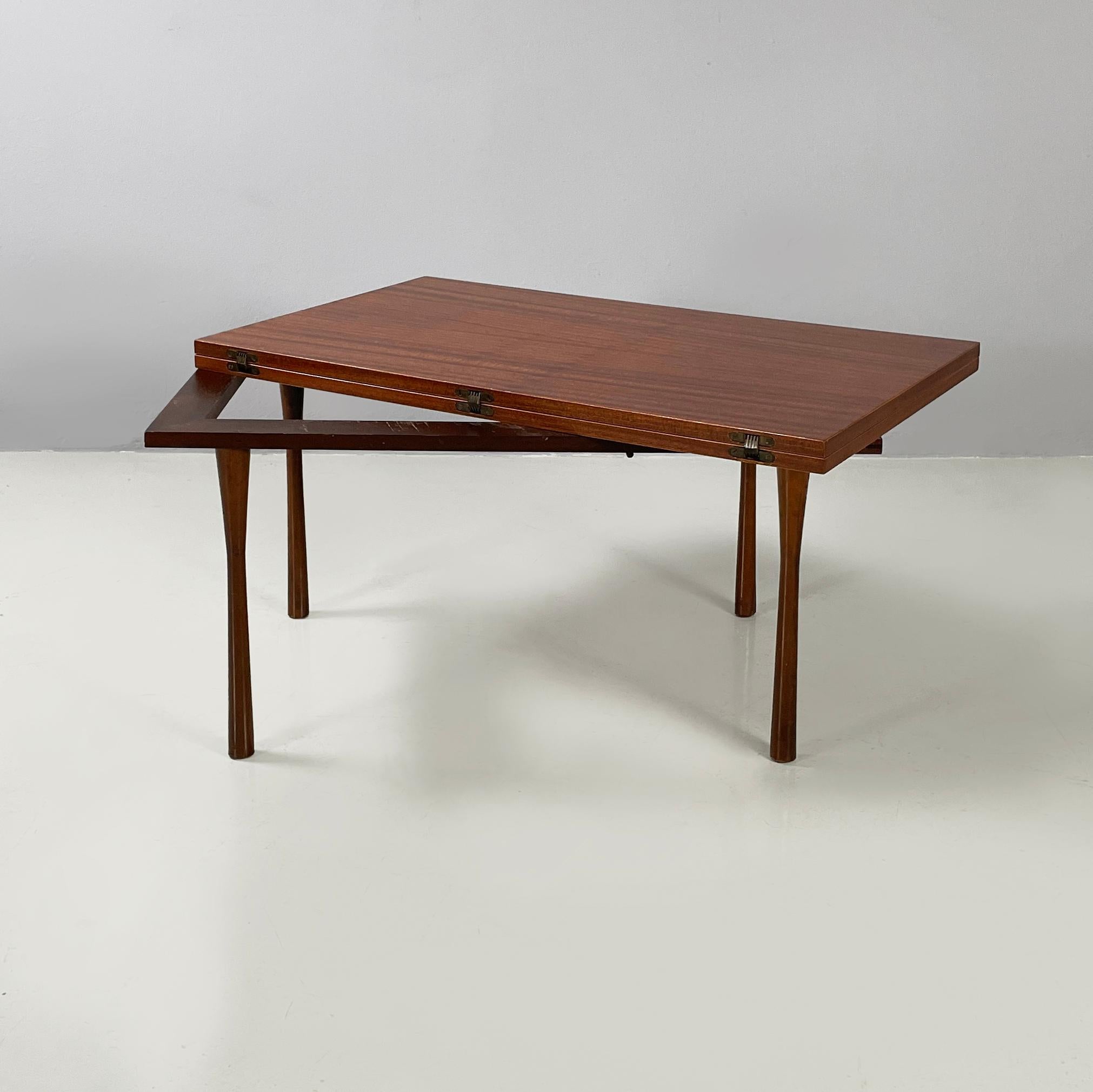 Mesa de centro italiana moderna de mediados de siglo con tablero extensible de madera, años 60 Italiano en venta