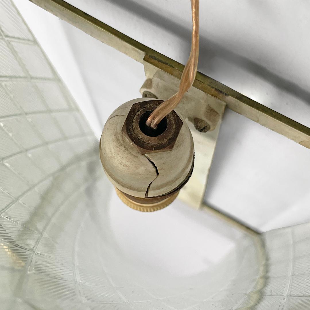 Lampade da parete italiane di metà secolo in vetro e metallo, 1950 in vendita 3