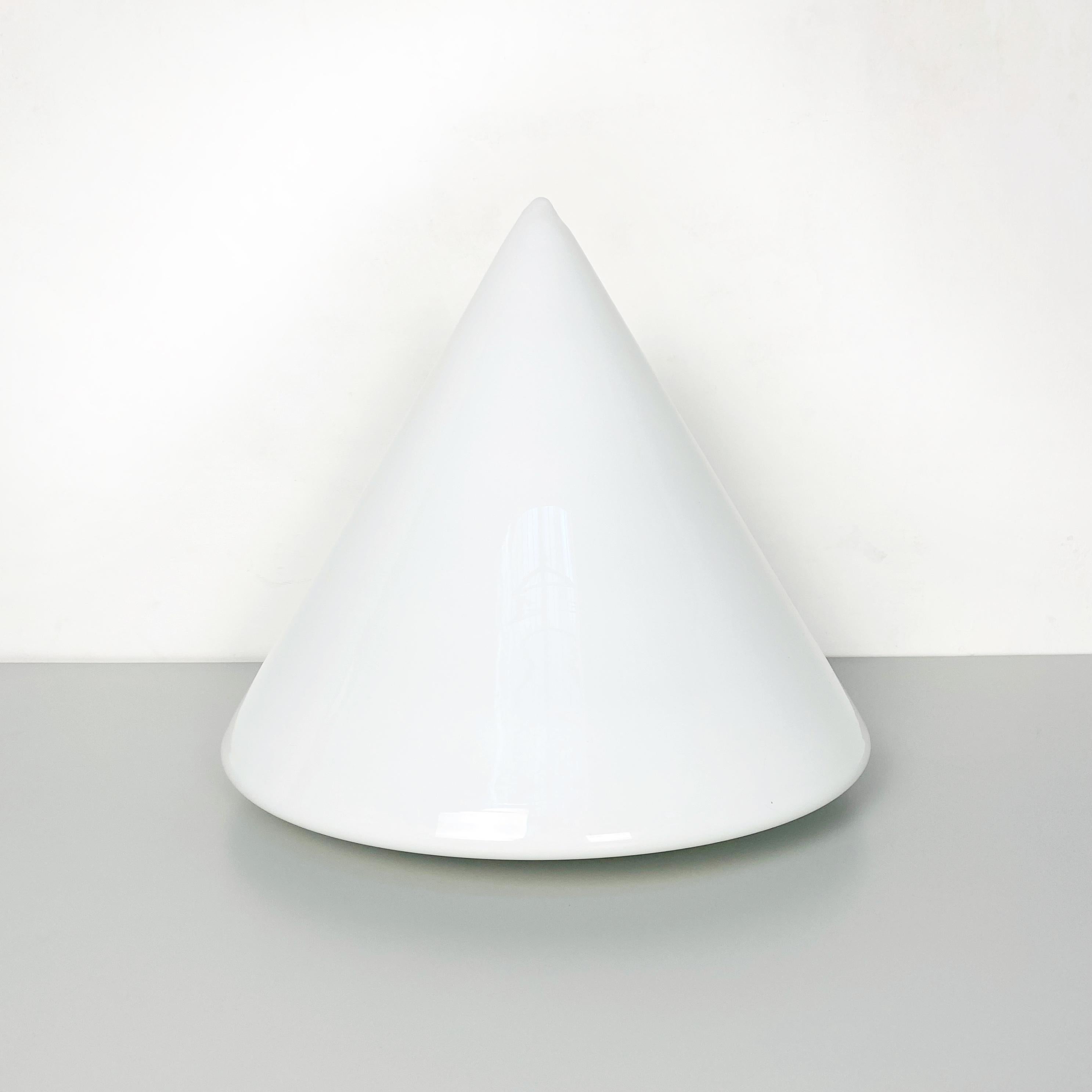 Italian Mid-Century Modern Conical Table Lamp with Double Opal Glass, 1970s In Good Condition For Sale In MIlano, IT