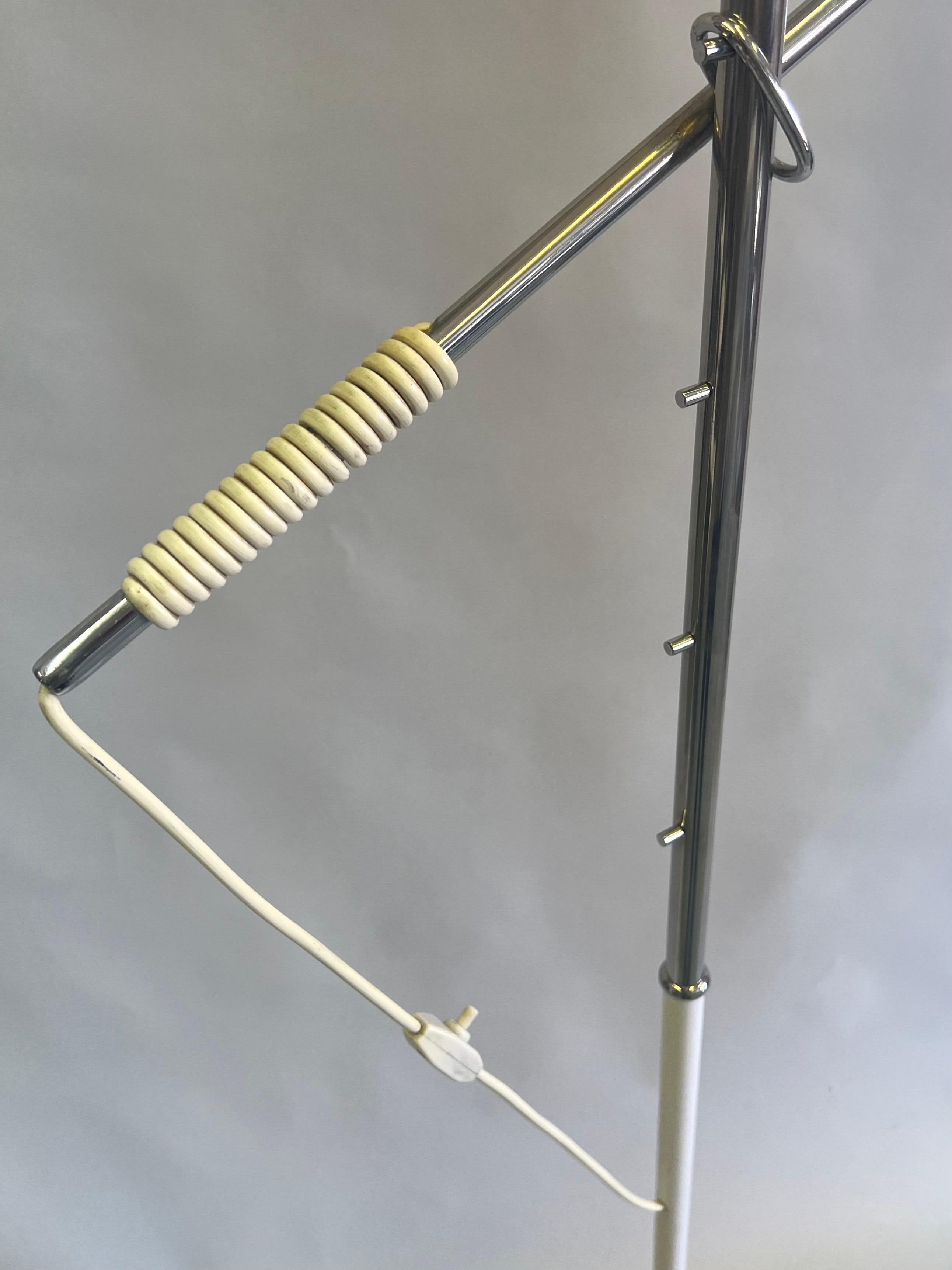 Italian Mid-Century Modern Counter-Balance Floor Lamp, Angelo Lelli, Arredoluce For Sale 6