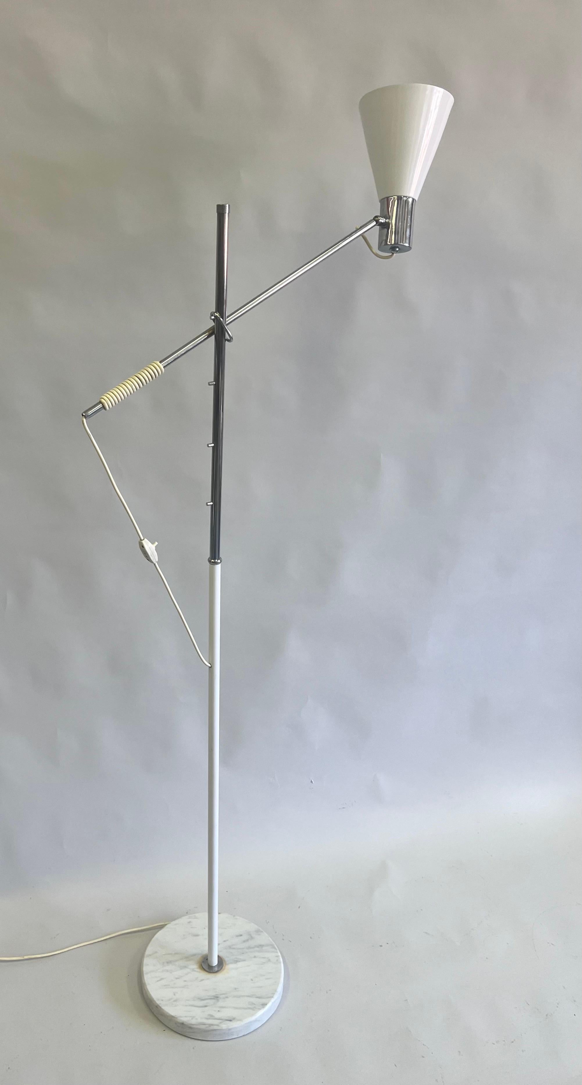 Enameled Italian Mid-Century Modern Counter-Balance Floor Lamp, Angelo Lelli, Arredoluce For Sale