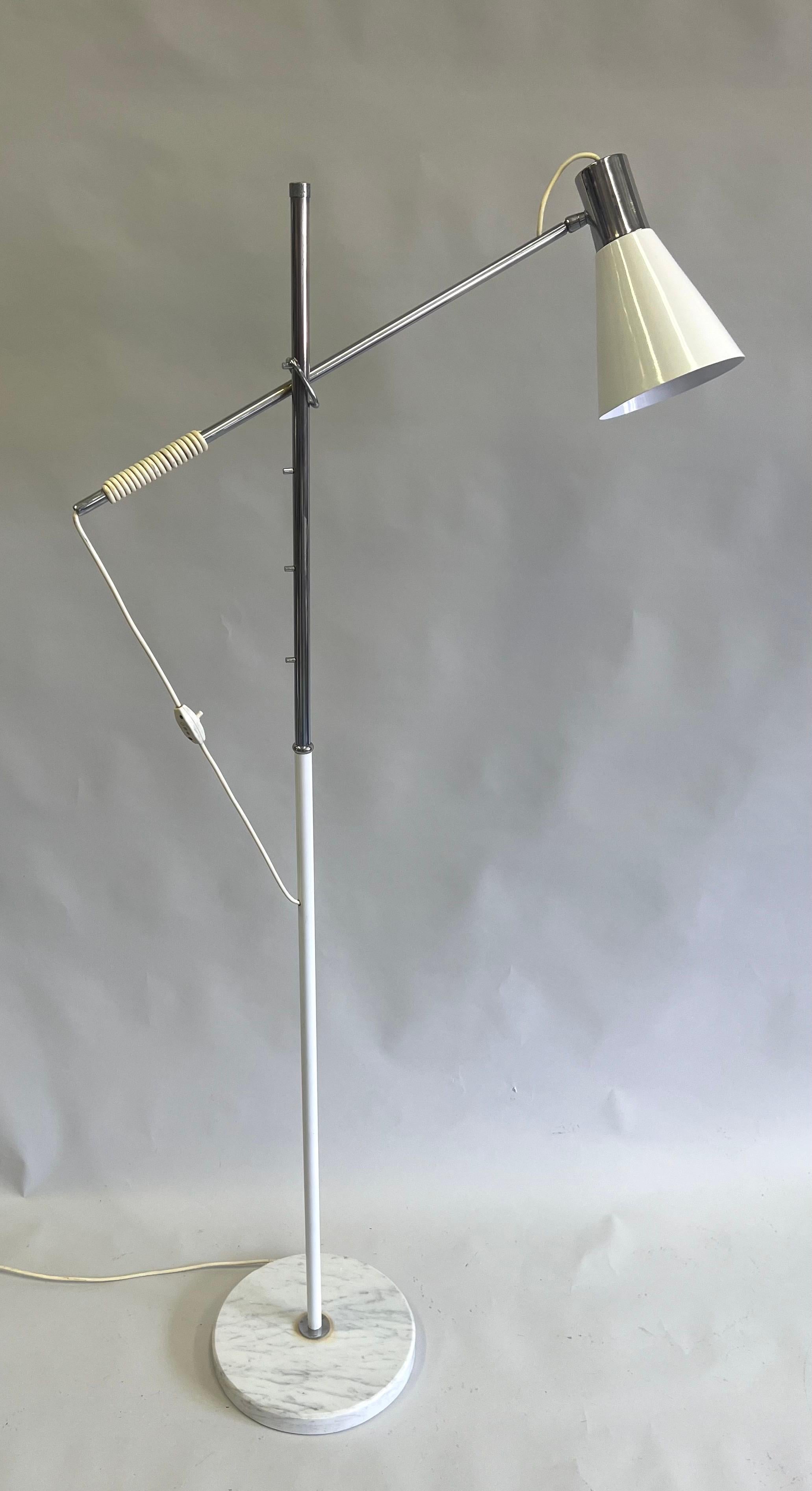 Italian Mid-Century Modern Counter-Balance Floor Lamp, Angelo Lelli, Arredoluce For Sale 1