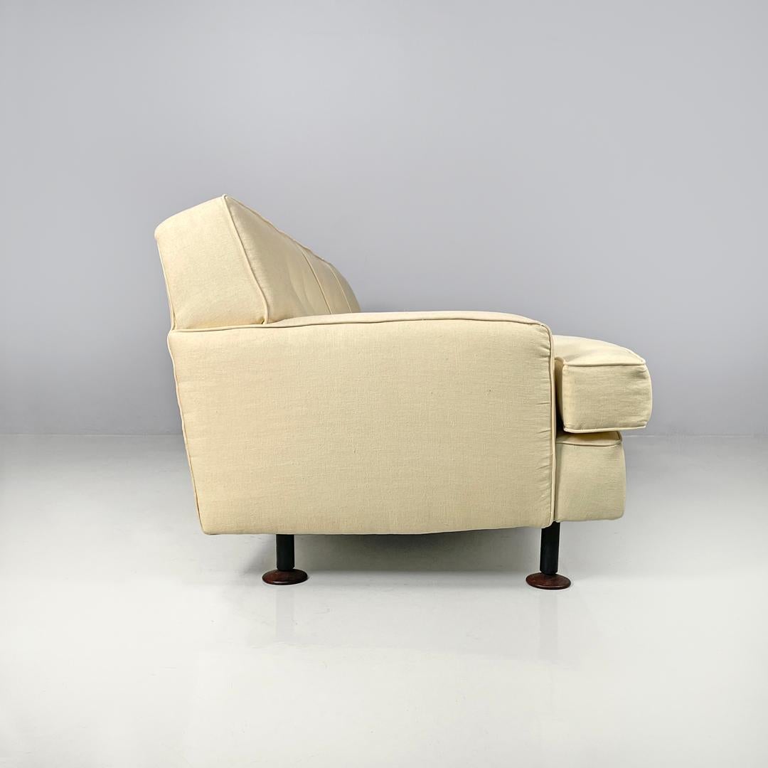 Italian mid-century modern cream white sofa Square Marco Zanuso for Arflex 1960s In Good Condition For Sale In MIlano, IT