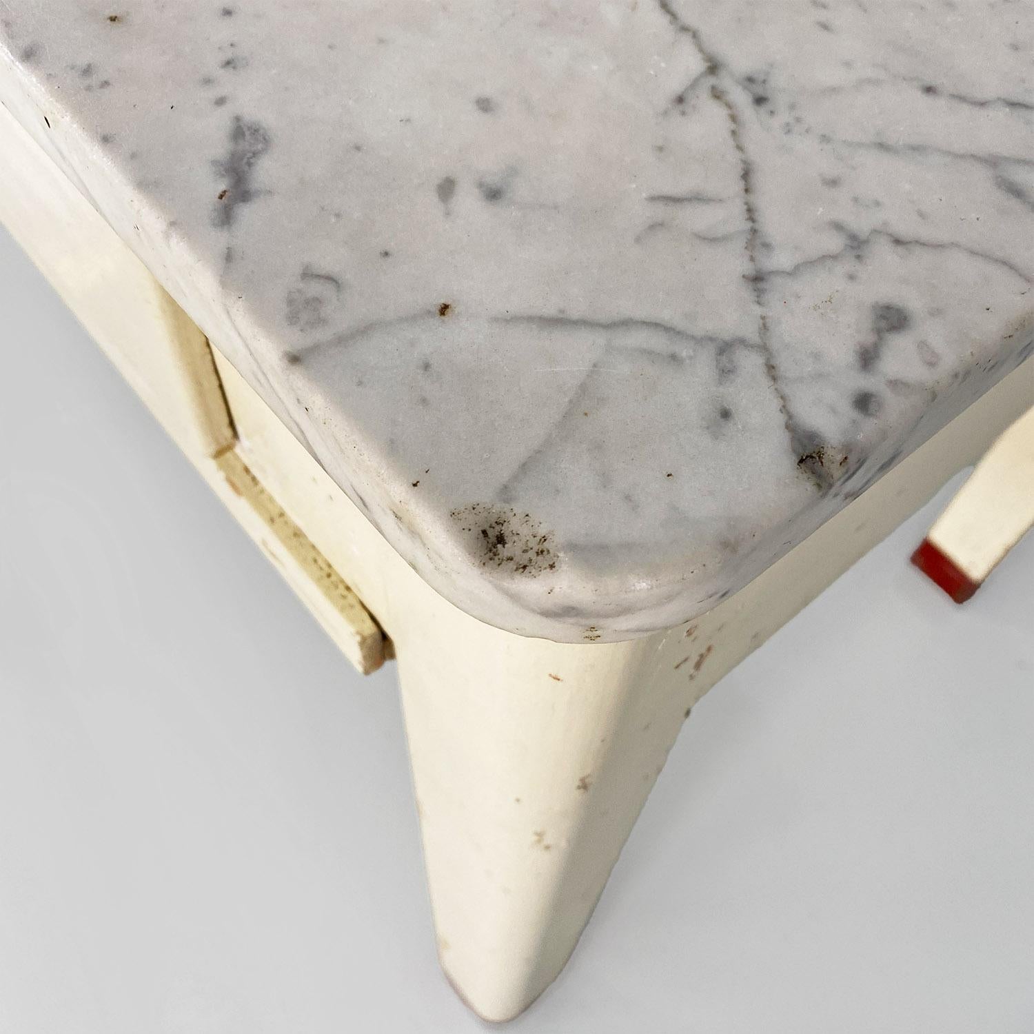 Tavolo da cucina italiano di metà secolo moderno in legno crema e marmo, anni '60 8