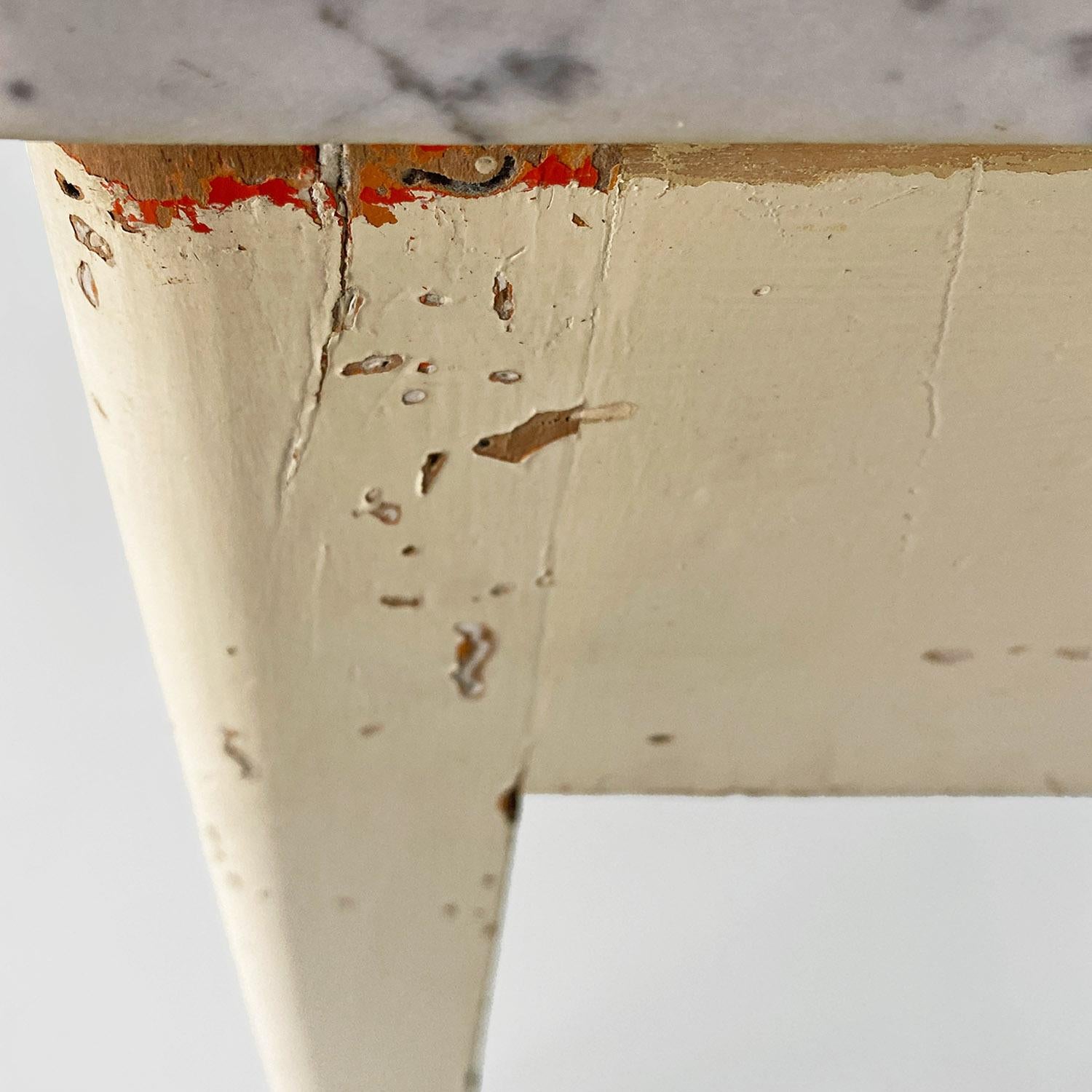 Tavolo da cucina italiano di metà secolo moderno in legno crema e marmo, anni '60 11