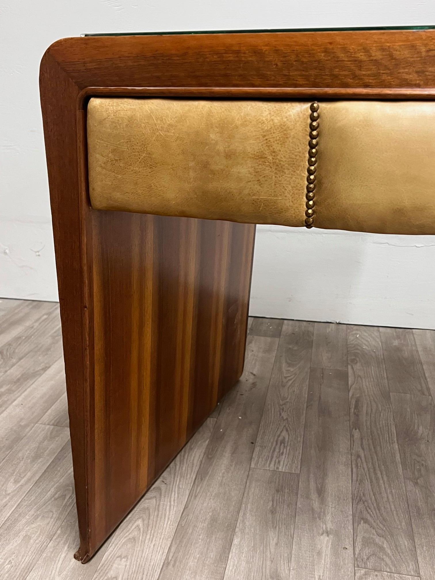 Italian Mid Century  Modern Curved Desk For Sale 2