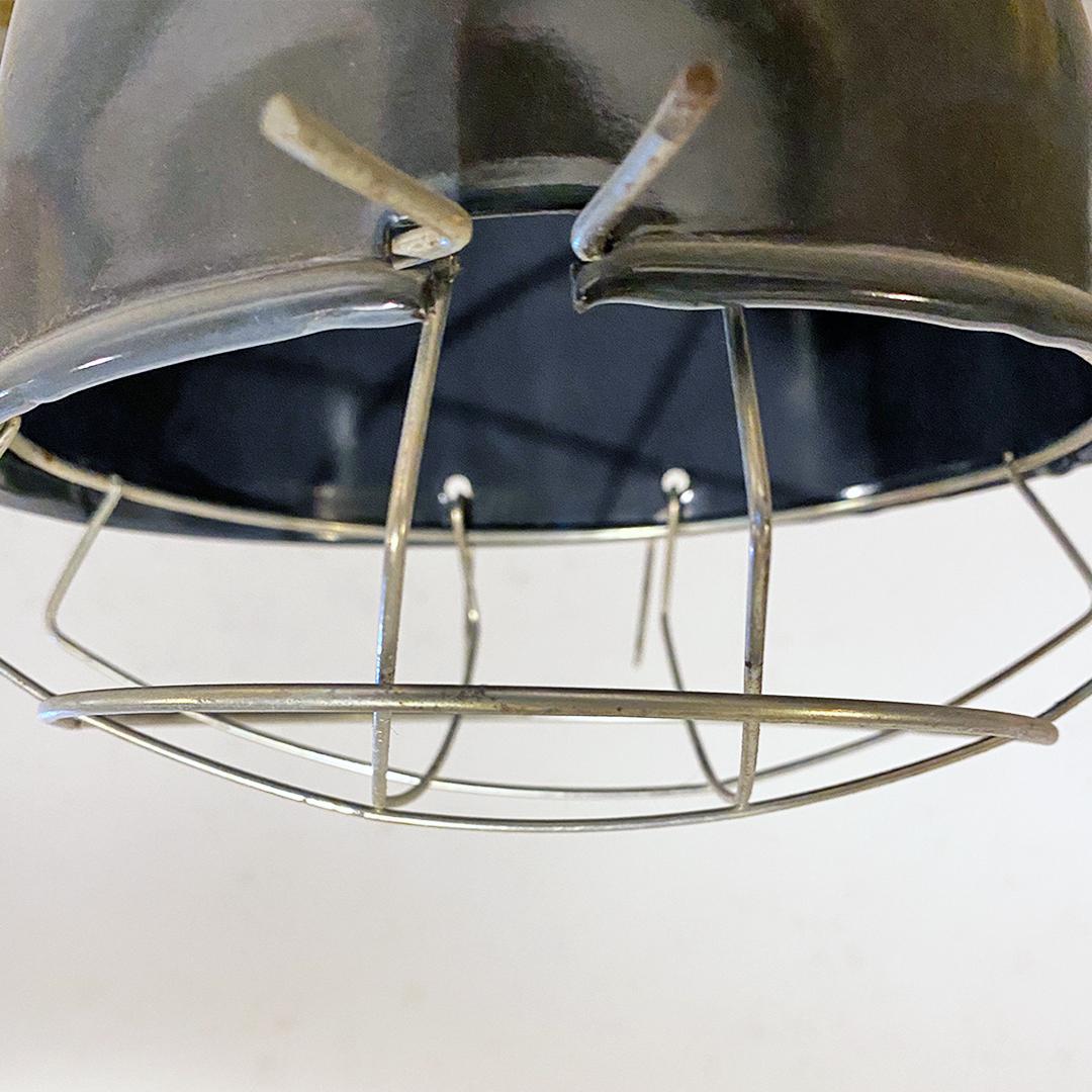 Italienischer Mid-Century-Modern-Kronleuchter aus dunkelgrauem Industriemetall, 1960er Jahre (Metall) im Angebot