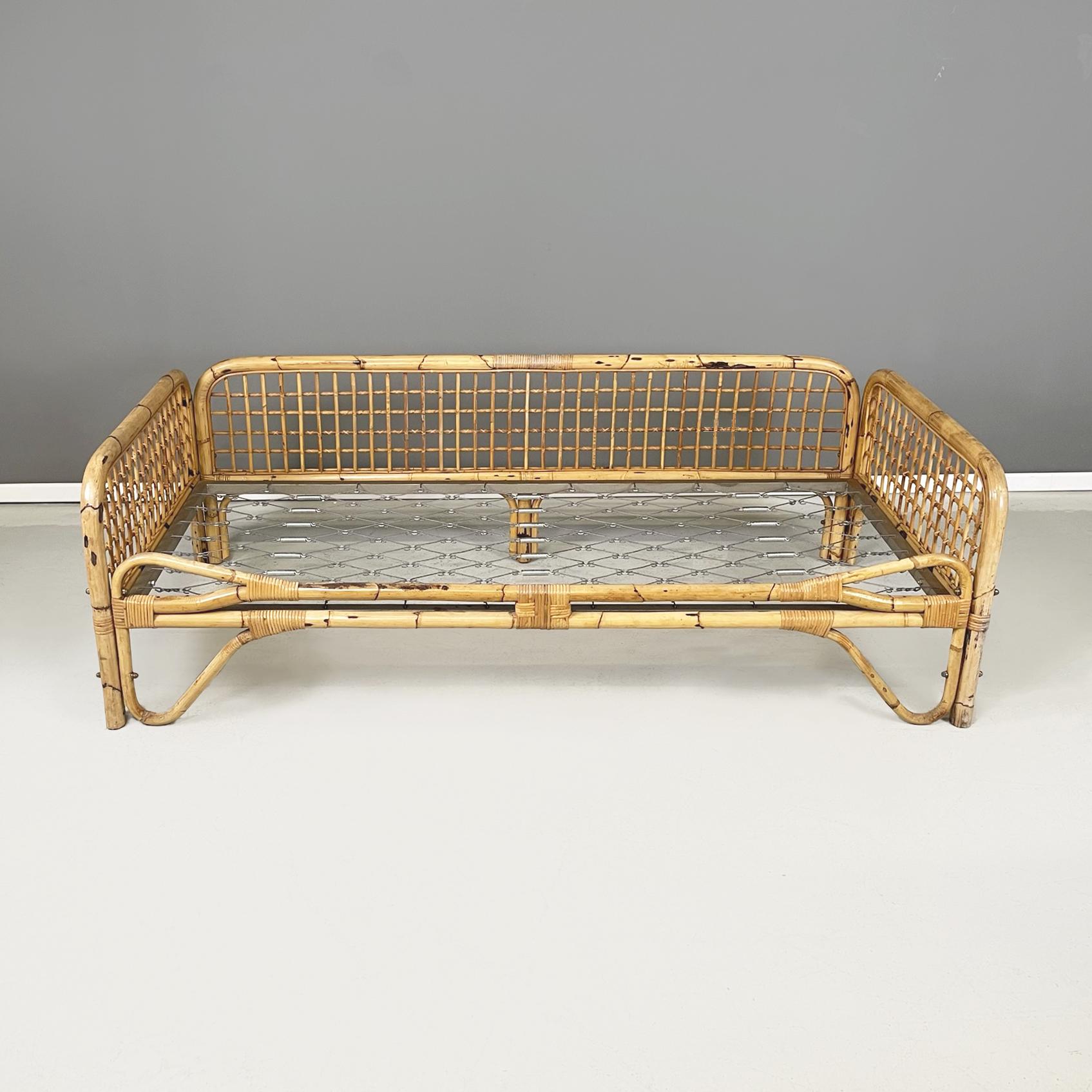 Mid-Century Modern Italian mid-century modern daybed, bed or sofa in rattan and metal mesh, 1970s For Sale