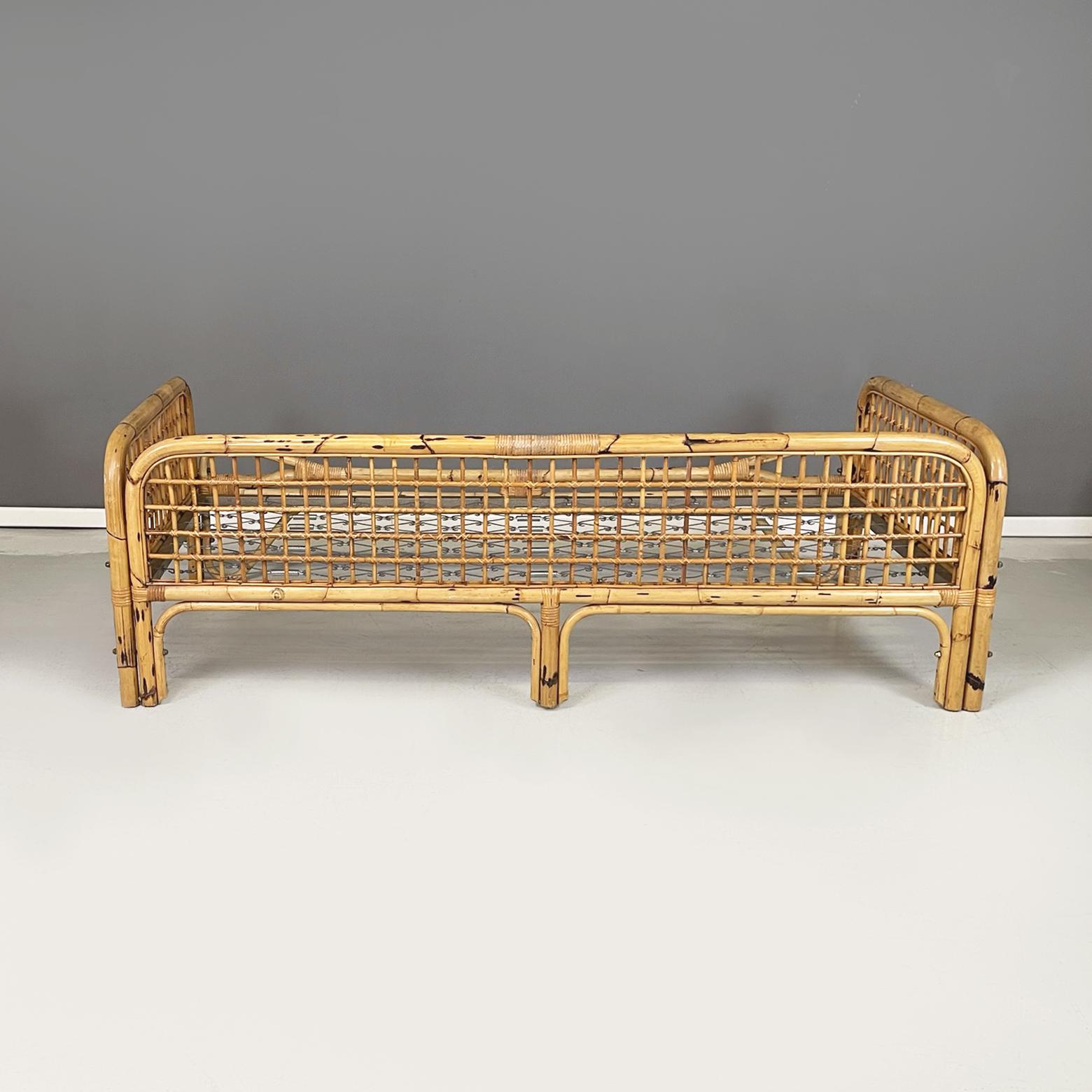 Late 20th Century Italian mid-century modern daybed, bed or sofa in rattan and metal mesh, 1970s For Sale