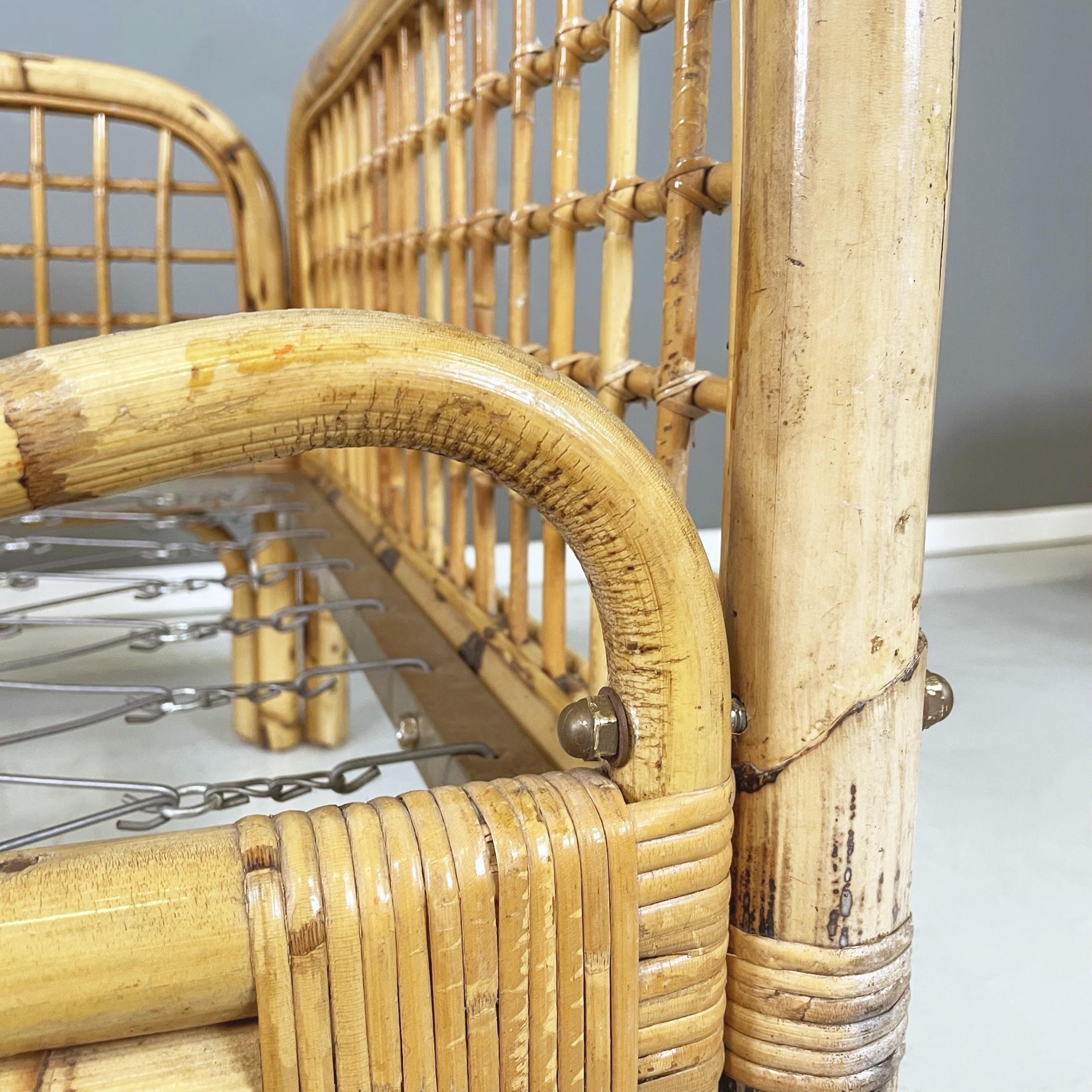 Italian mid-century modern Daybed, bed or sofa in rattan and metal mesh, 1970s en vente 3