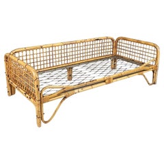 Italian mid-century modern Daybed, bed or sofa in rattan and metal mesh, 1970s