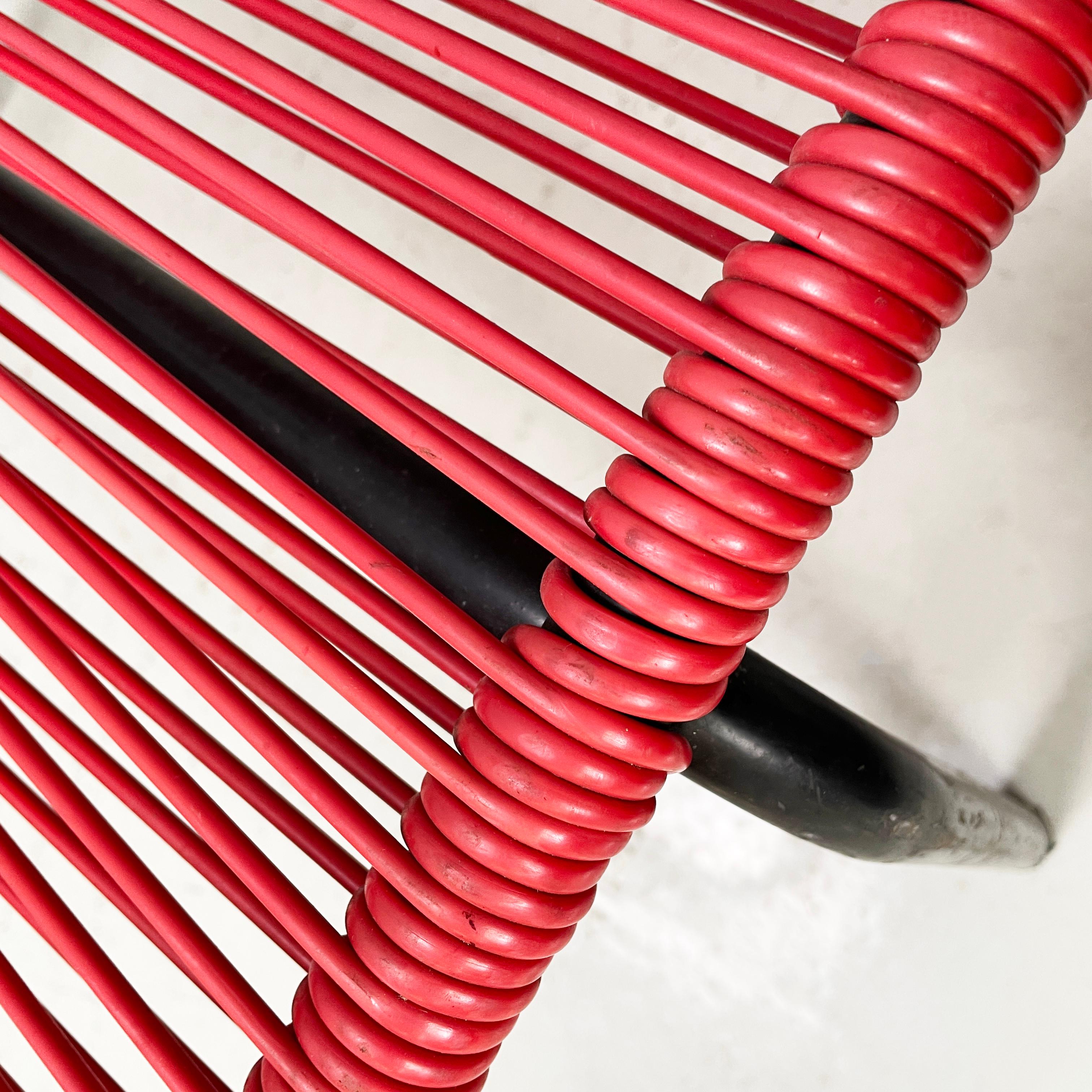 Italian mid-century modern deckchair in red scooby and black metal, 1960s For Sale 3