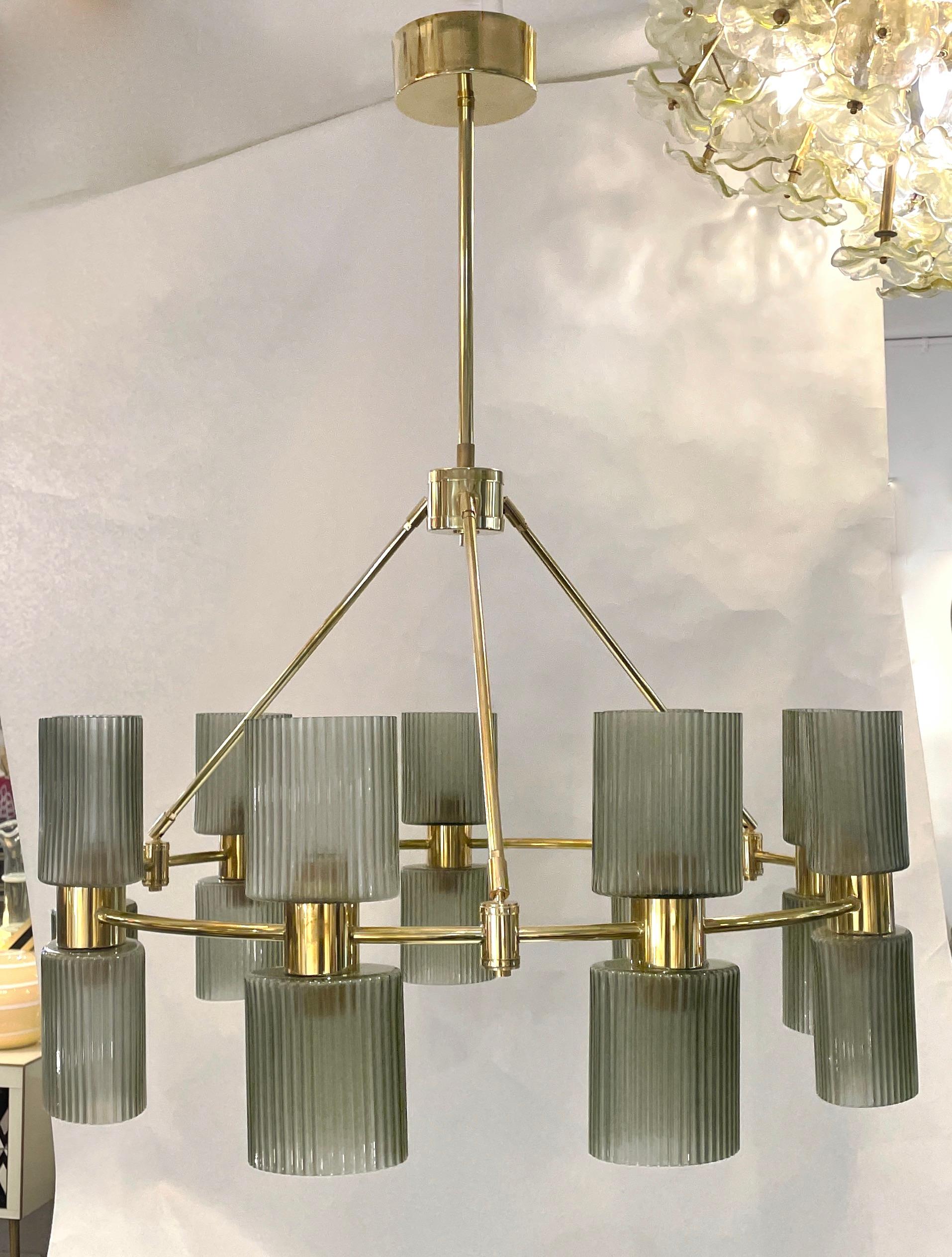 Italian Mid-Century Modern Design Smoked Green Murano Glass Brass Chandelier For Sale 8