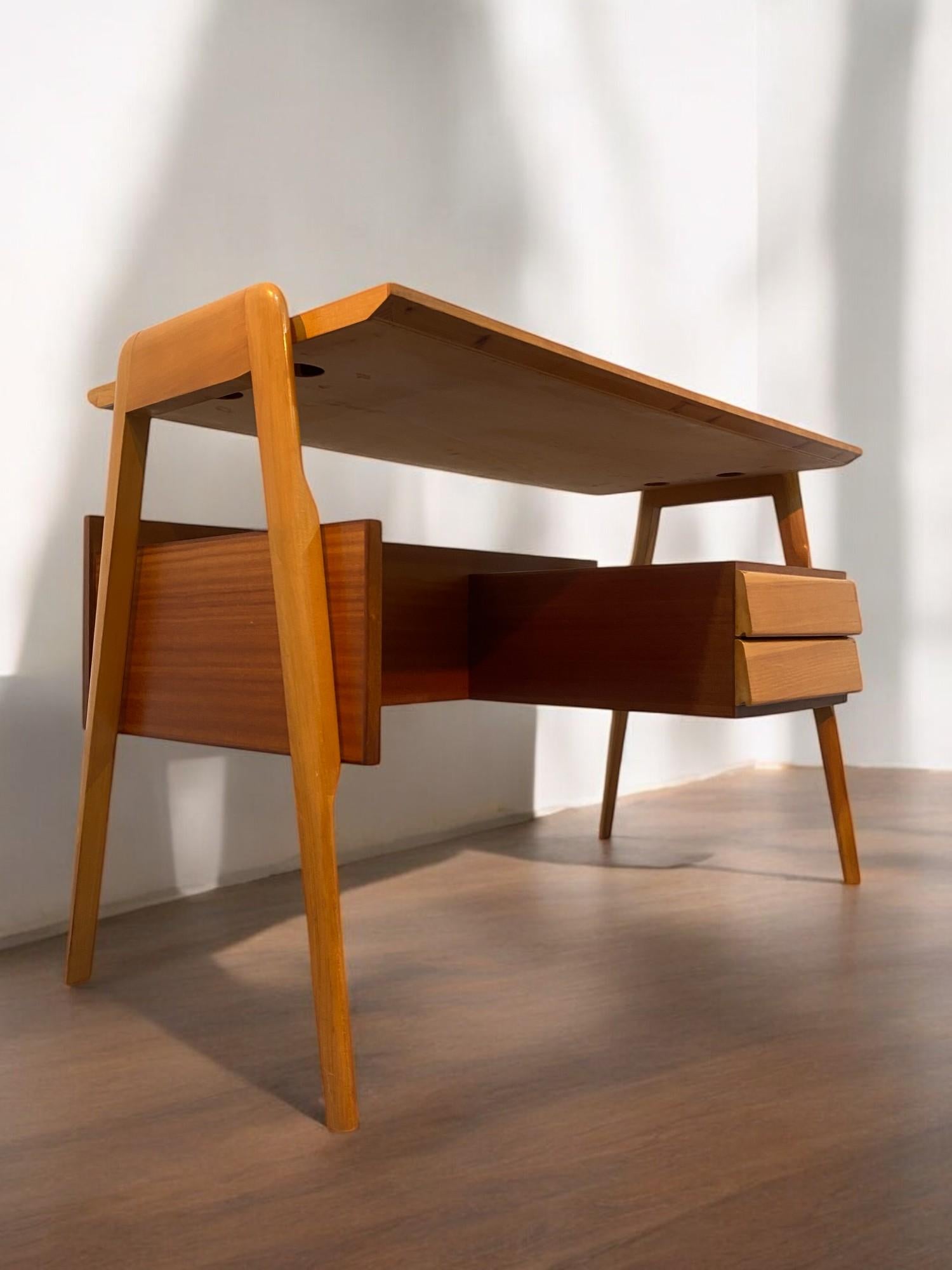 Italian Mid Century Table Desk and chair designed by Vittorio Dassi in 1950s In Good Condition For Sale In Traversetolo, IT