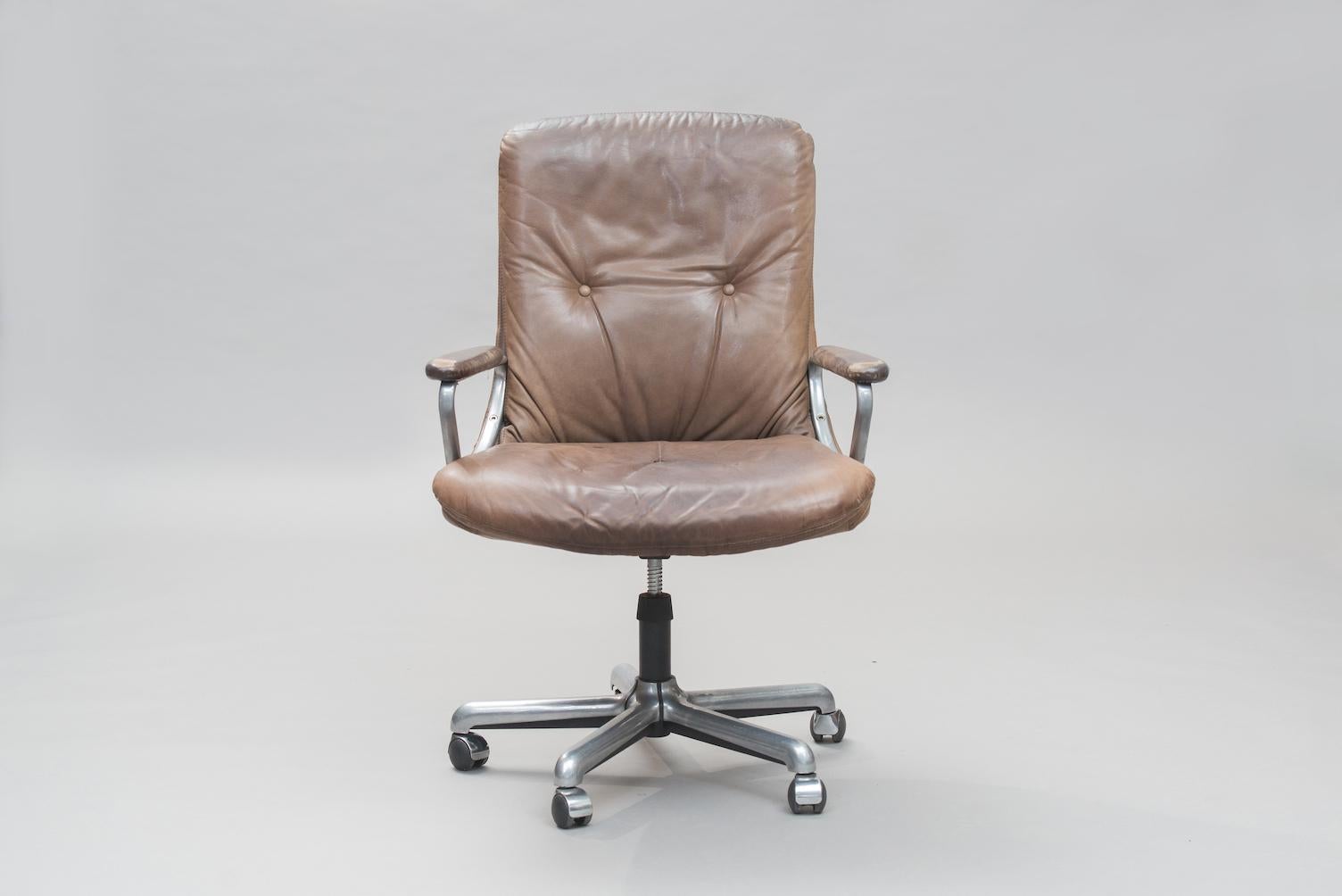 Late 20th Century Italian Mid-Century Modern Desk Chair