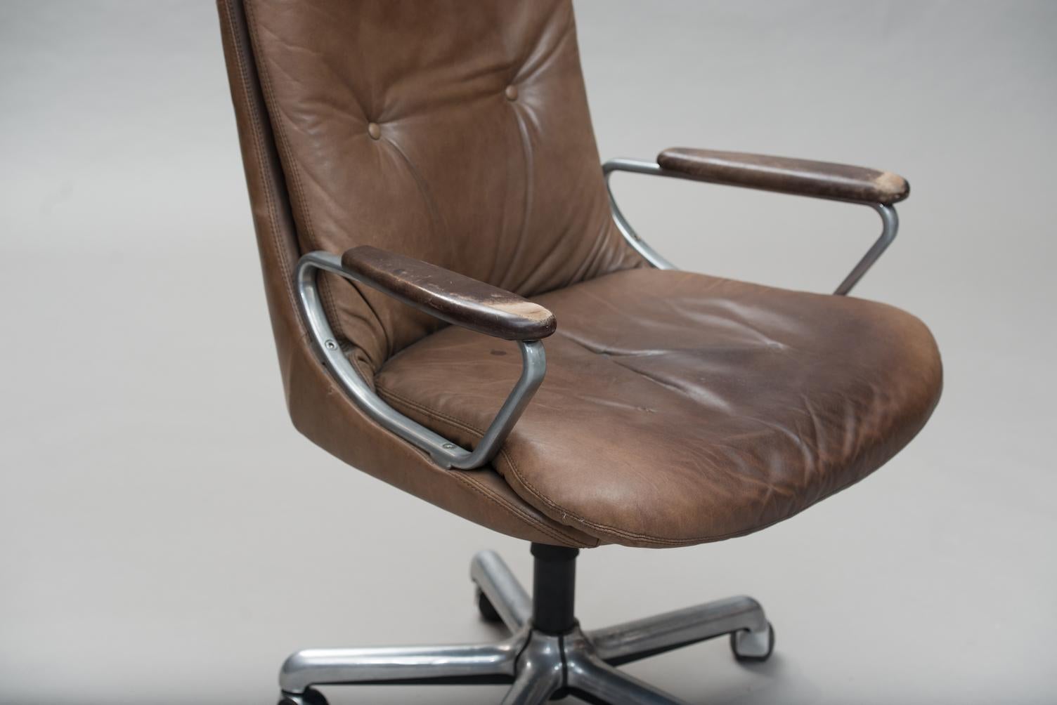 Italian Mid-Century Modern Desk Chair 1