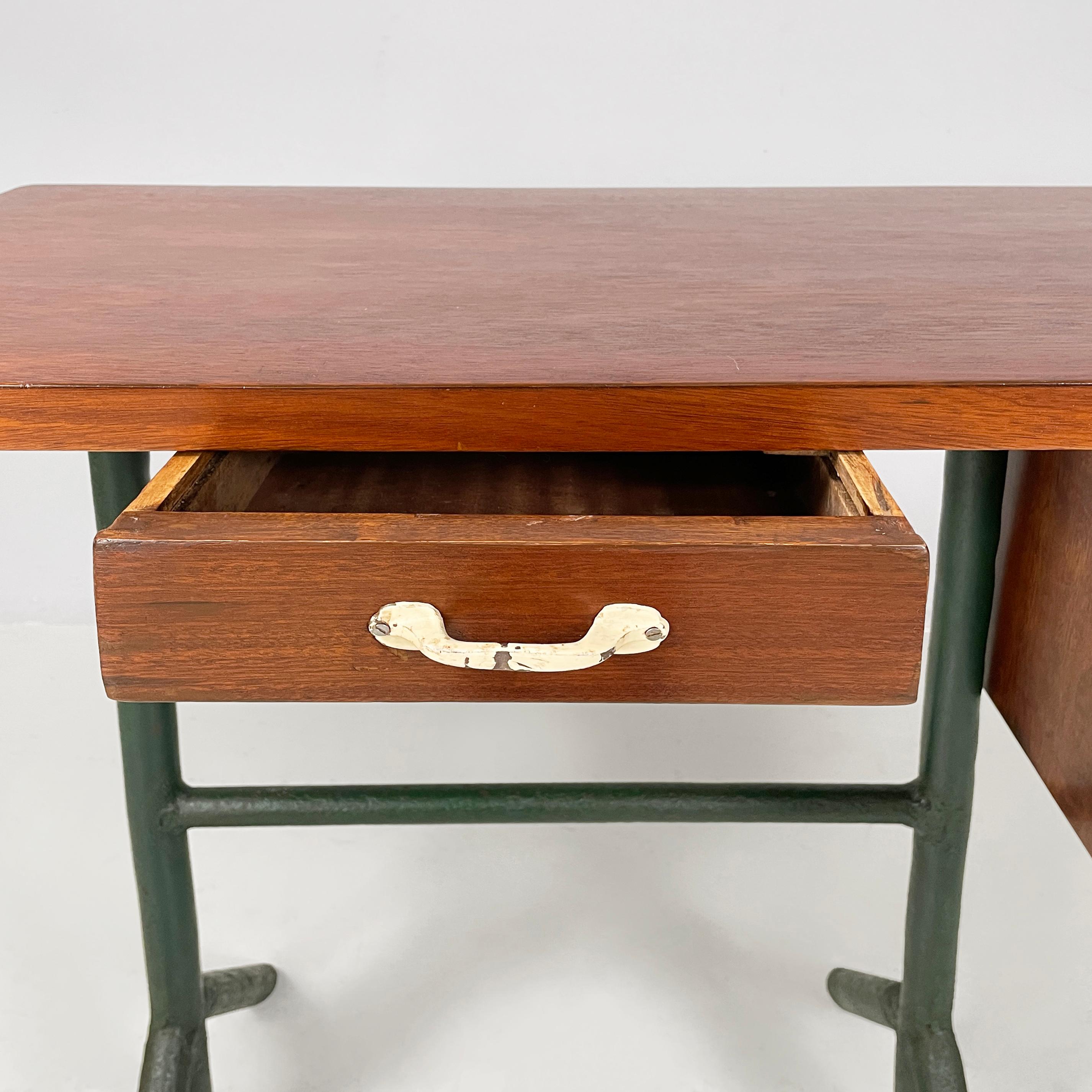 Italian mid-century modern desk in wood and metal, 1960s For Sale 5