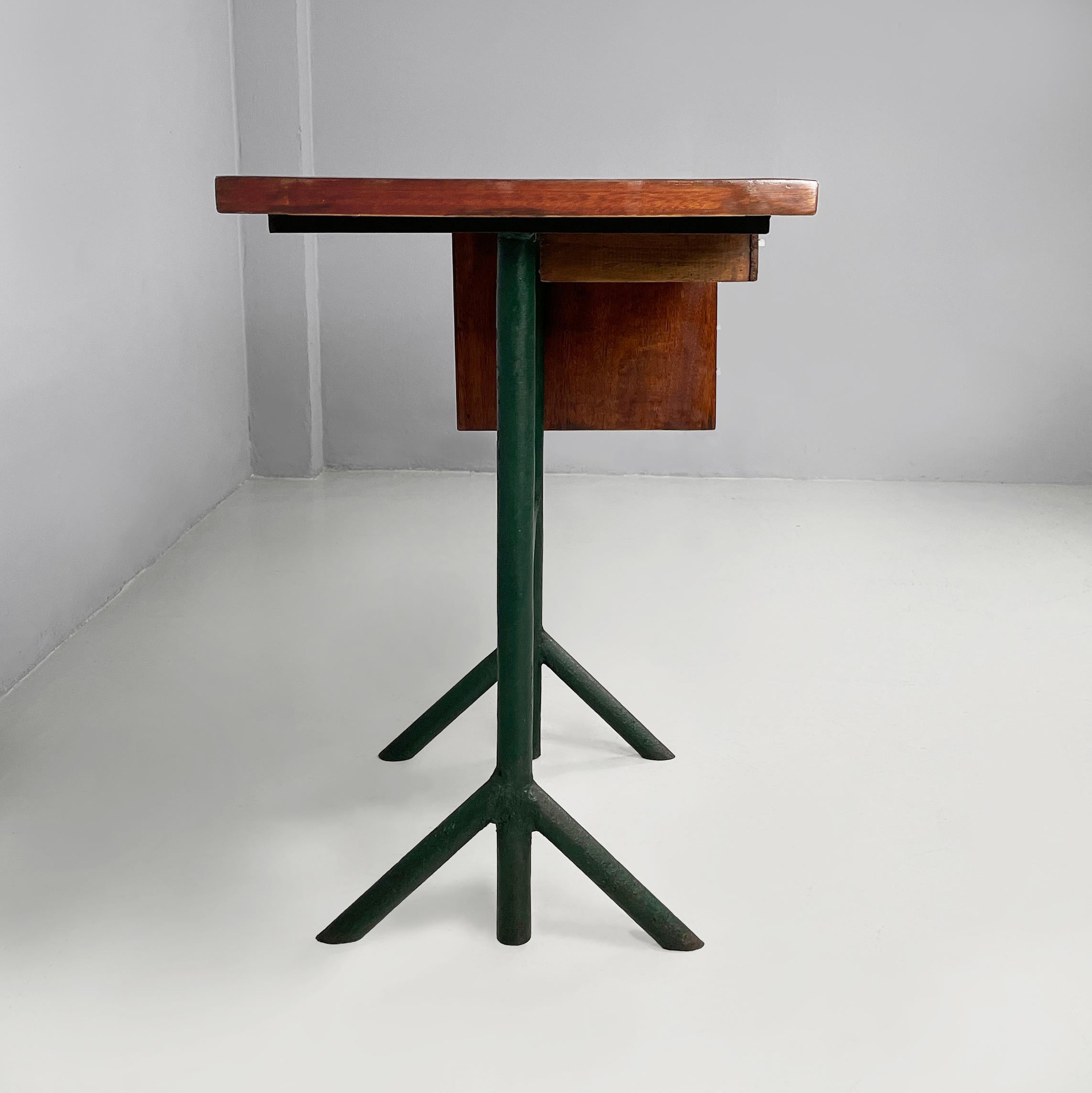 Italian mid-century modern desk in wood and metal, 1960s In Good Condition For Sale In MIlano, IT