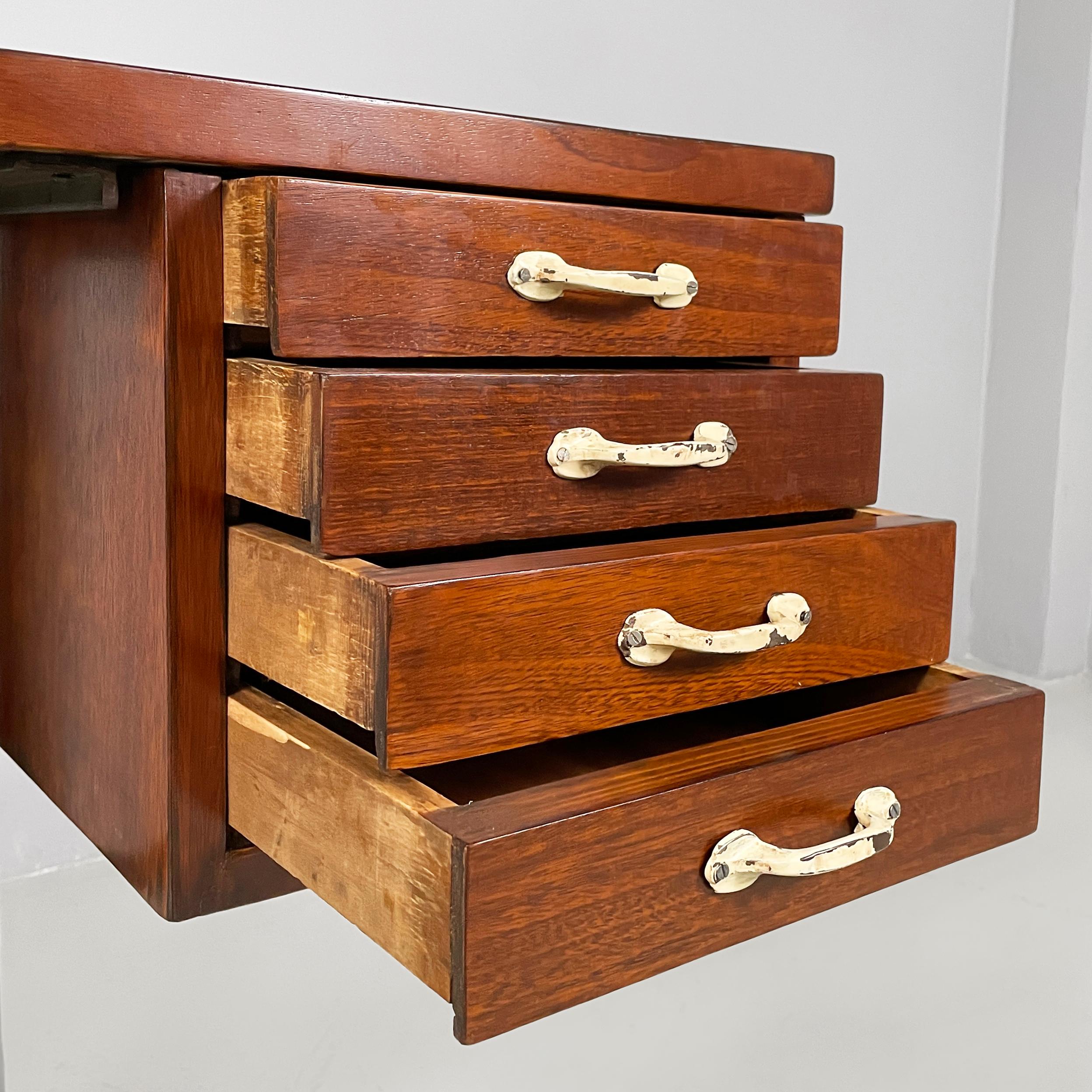 Italian mid-century modern desk in wood and metal, 1960s For Sale 1