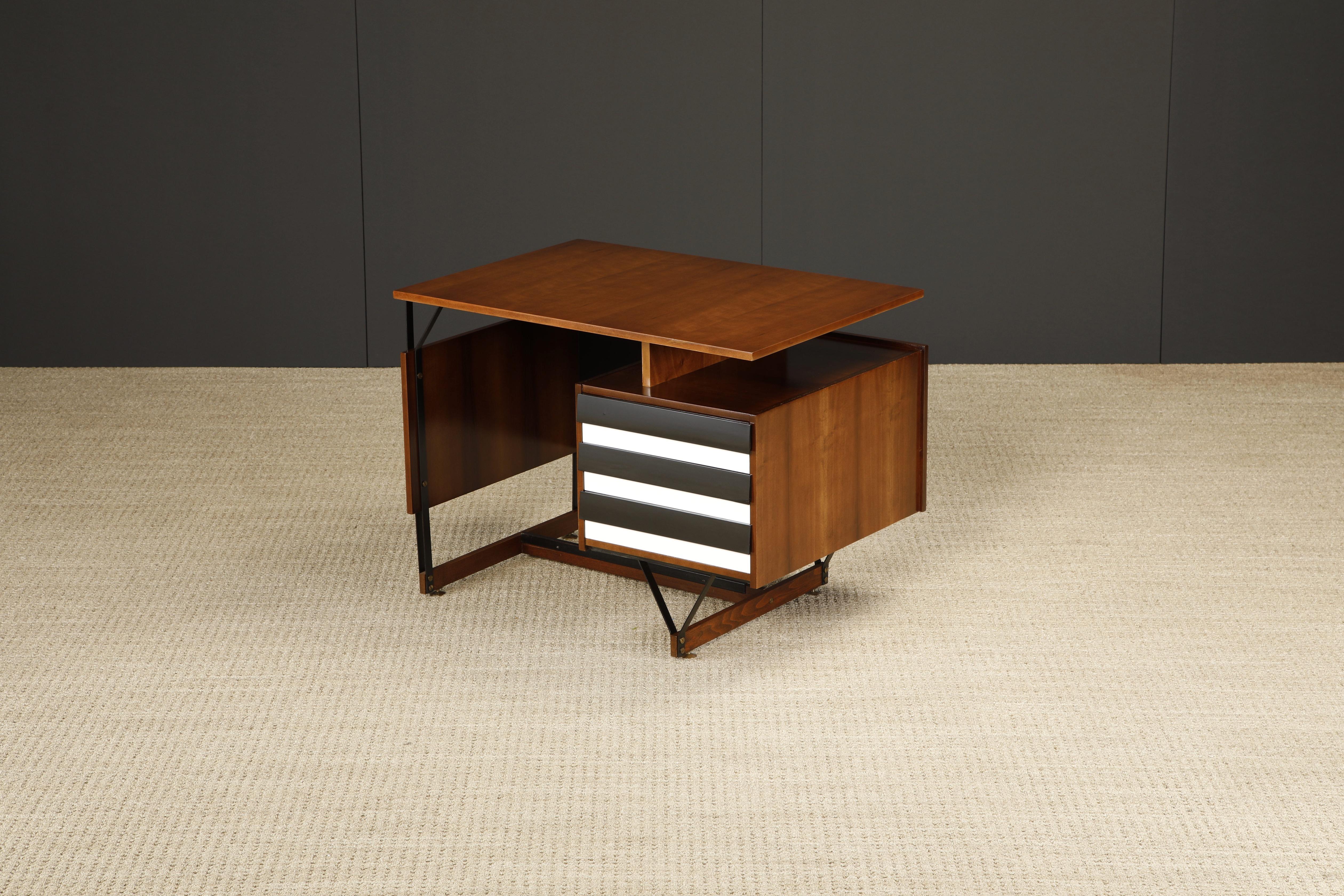 Italian Mid-Century Modern Desk, Style of Gio Ponti, c 1950s, Refinished For Sale 13