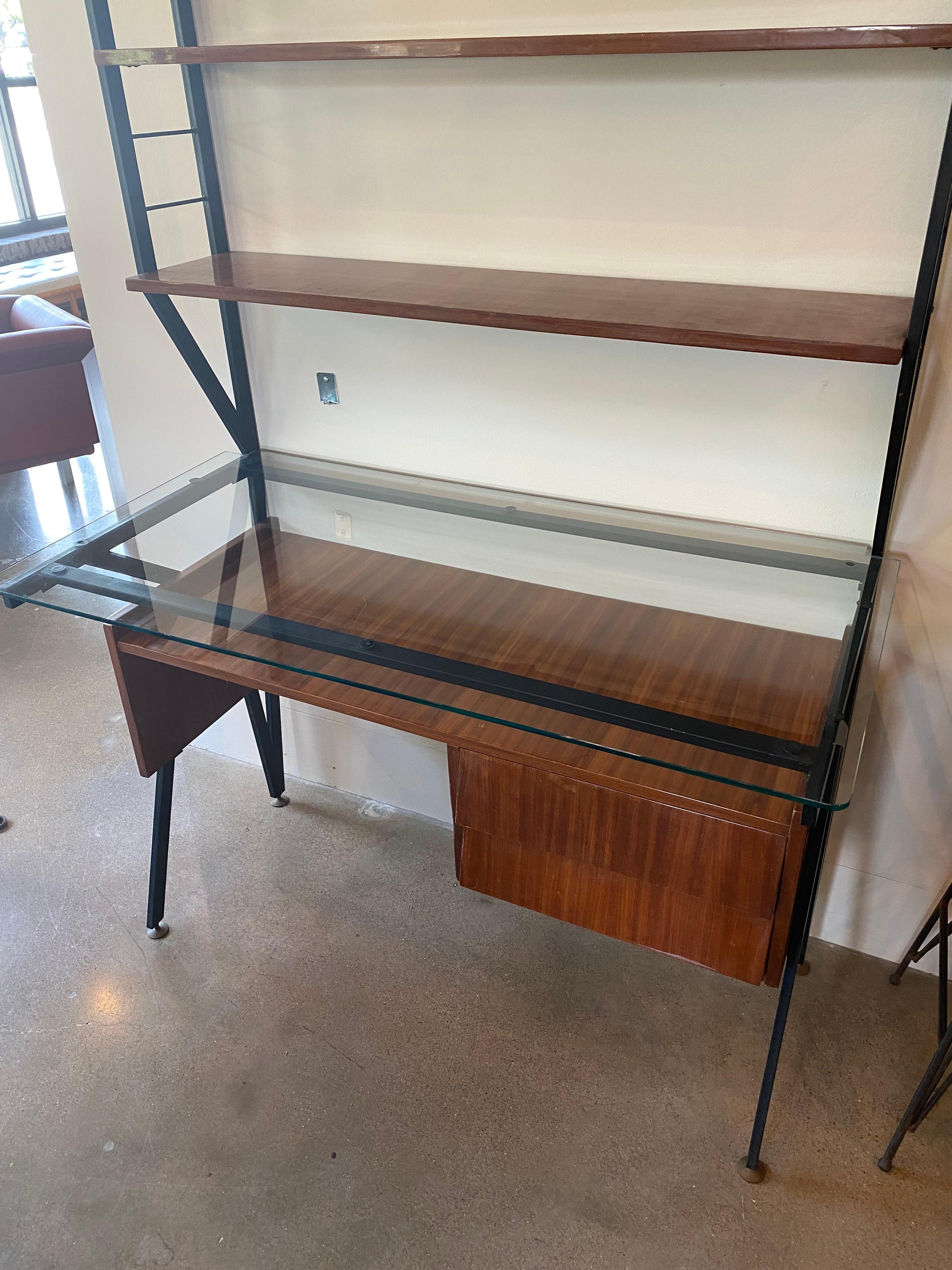 Italian Mid-Century Modern Desk with Shelves, Style of Ico Parisi For Sale 5