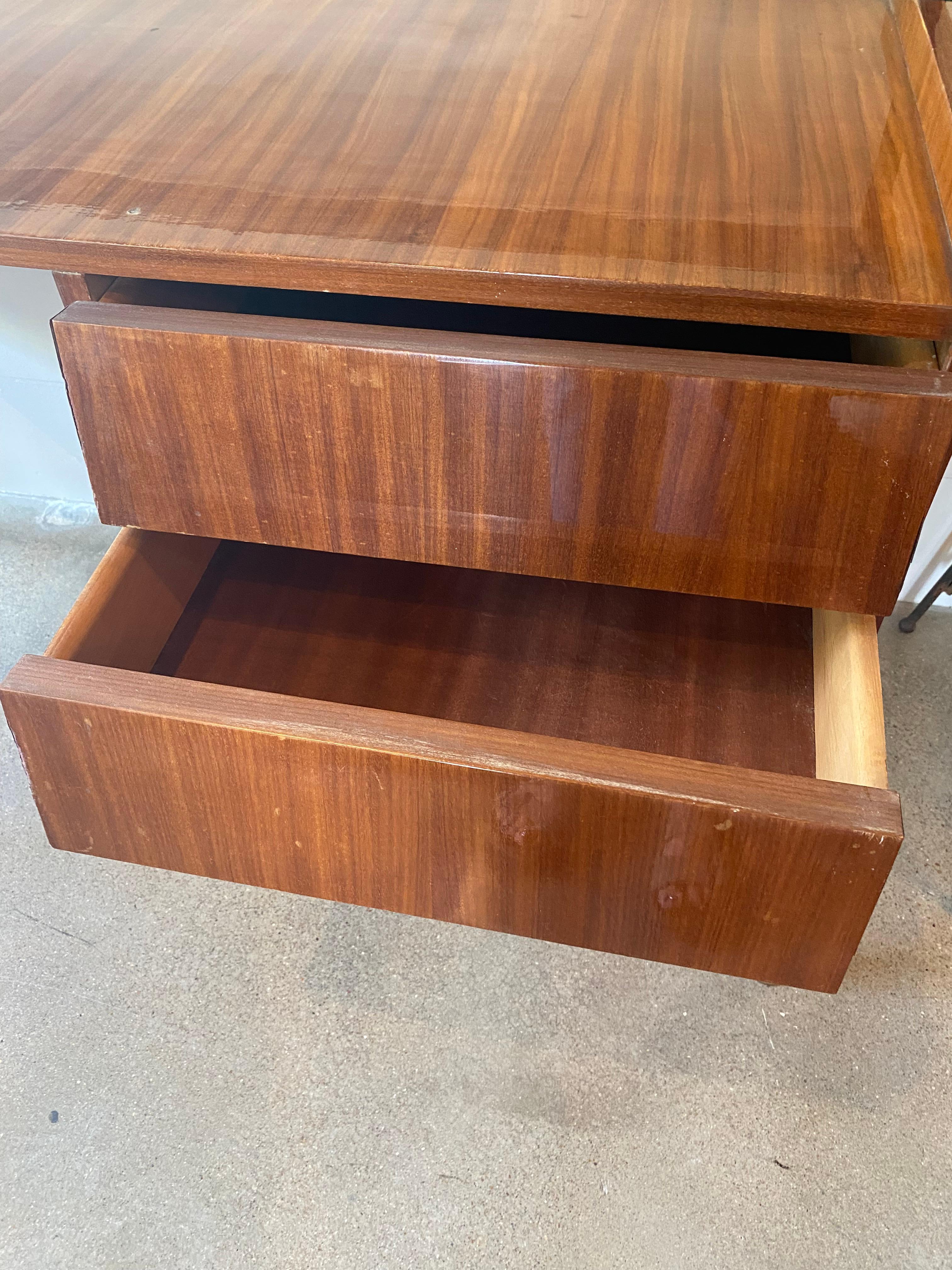Italian Mid-Century Modern Desk with Shelves, Style of Ico Parisi For Sale 9