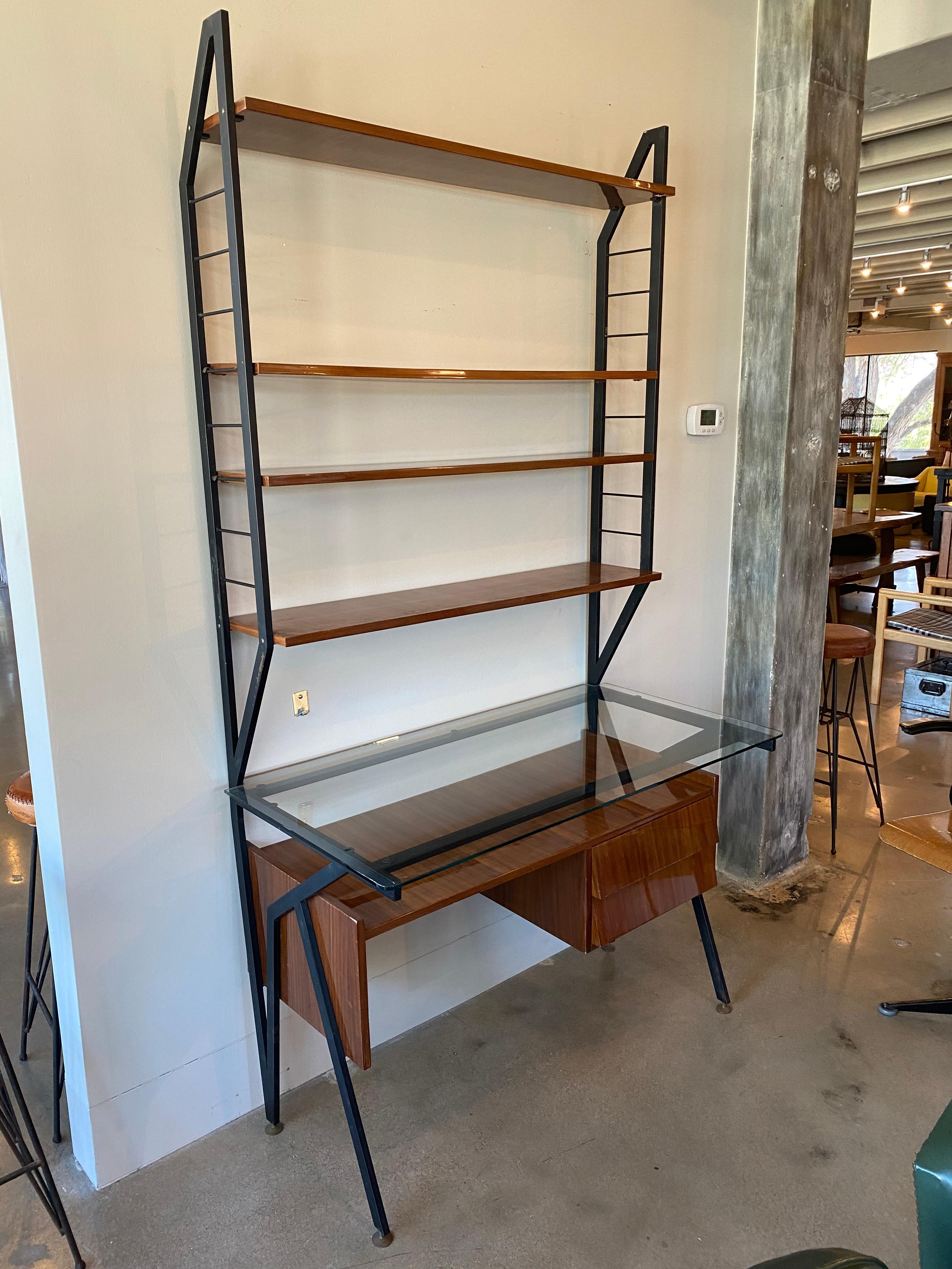 Italian Mid-Century Modern Desk with Shelves, Style of Ico Parisi In Good Condition For Sale In Austin, TX