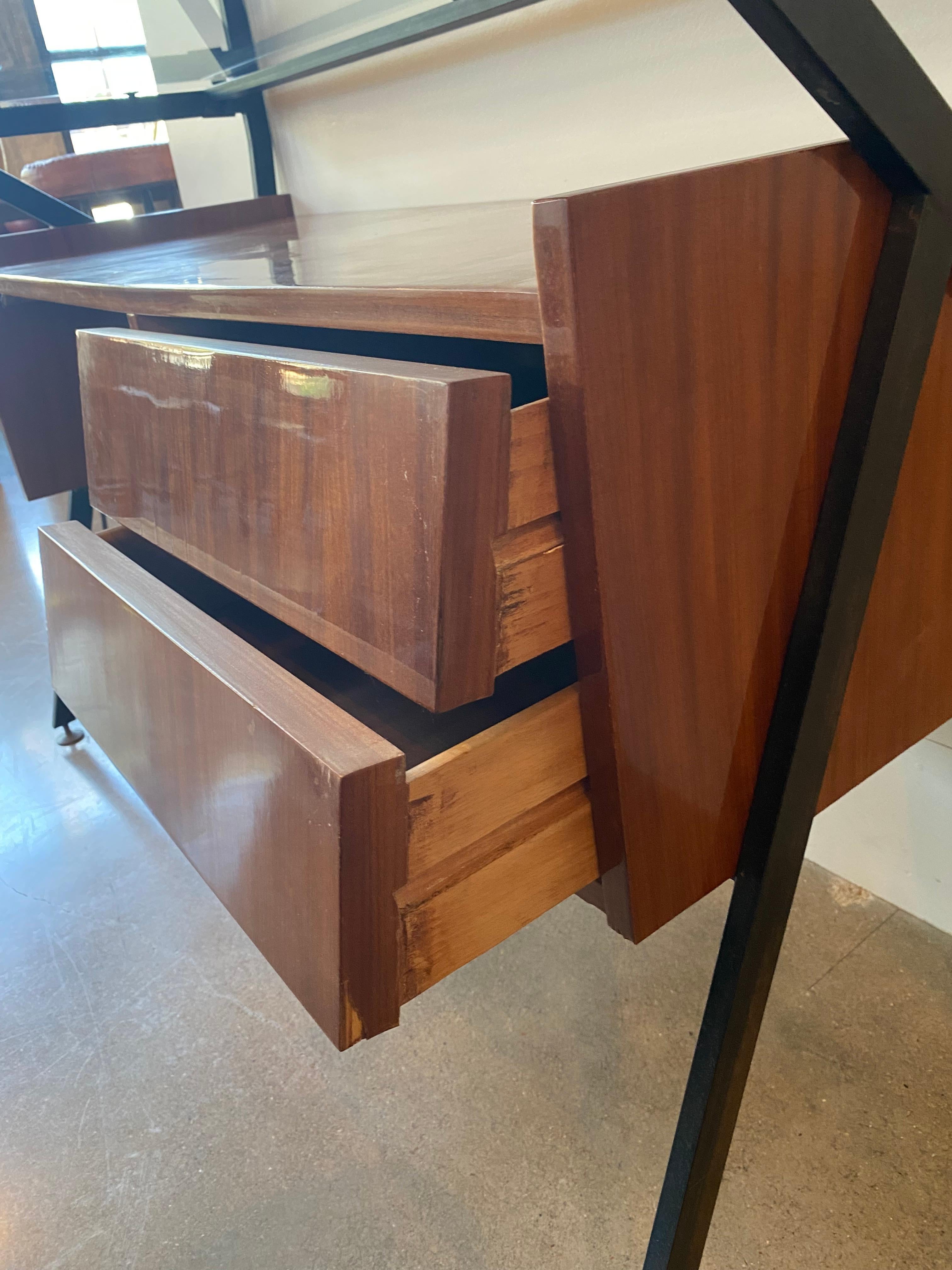 Italian Mid-Century Modern Desk with Shelves, Style of Ico Parisi For Sale 2