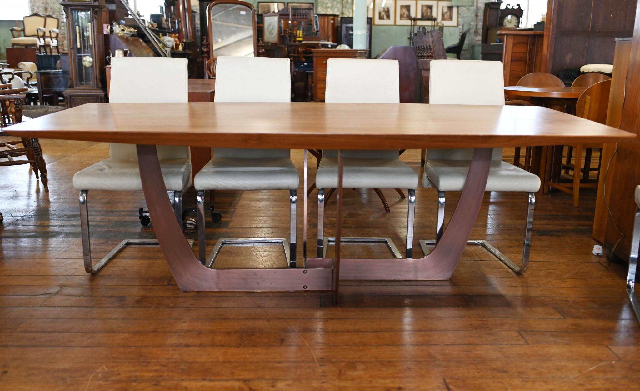 Mid-Century Modern Ensemble table à manger et chaises The Modernity italiennes du milieu du siècle dernier en vente