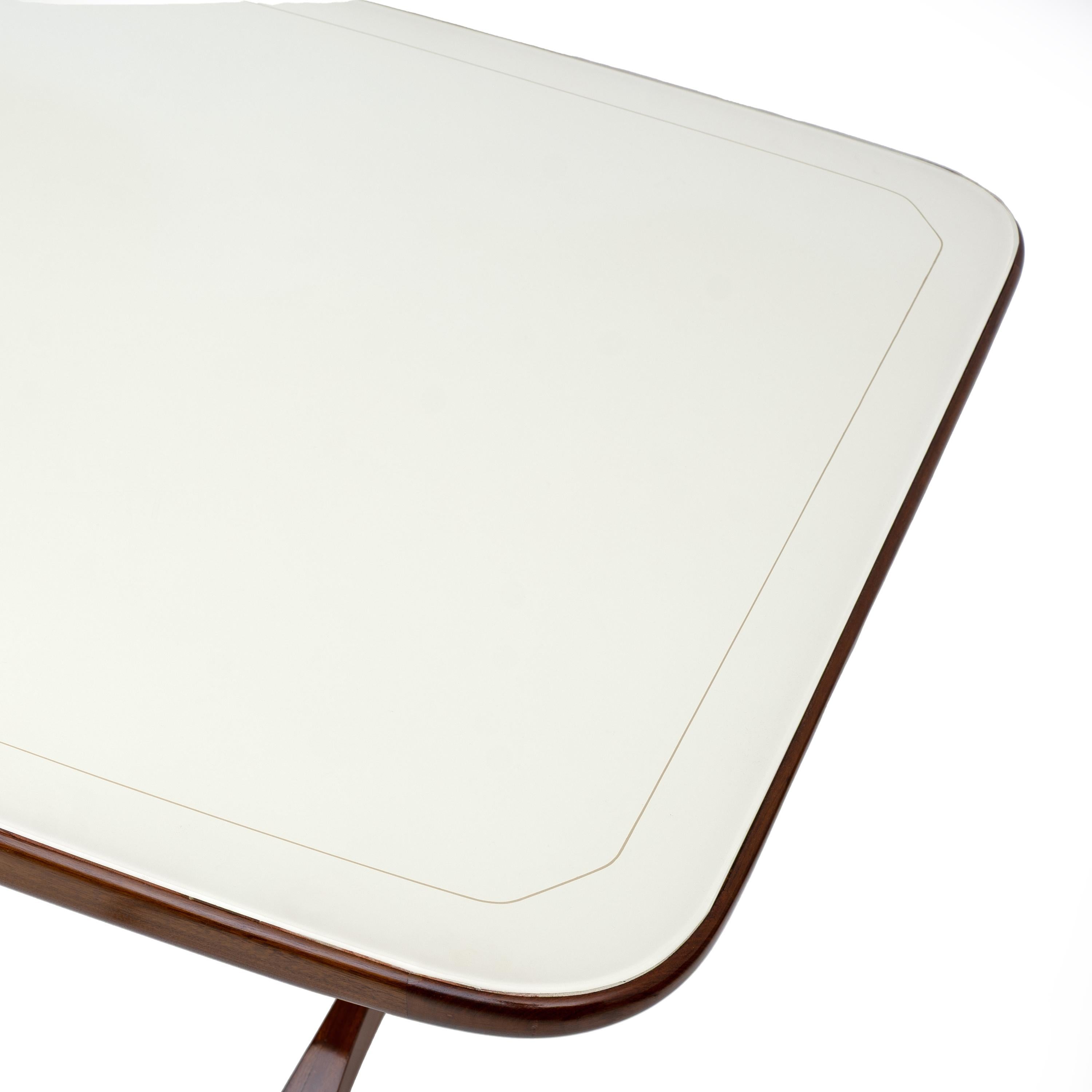 Italian Mid-Century Modern Dining Table Attributed to Paolo Buffa, 1950s In condizioni ottime in vendita a Puglia, Puglia