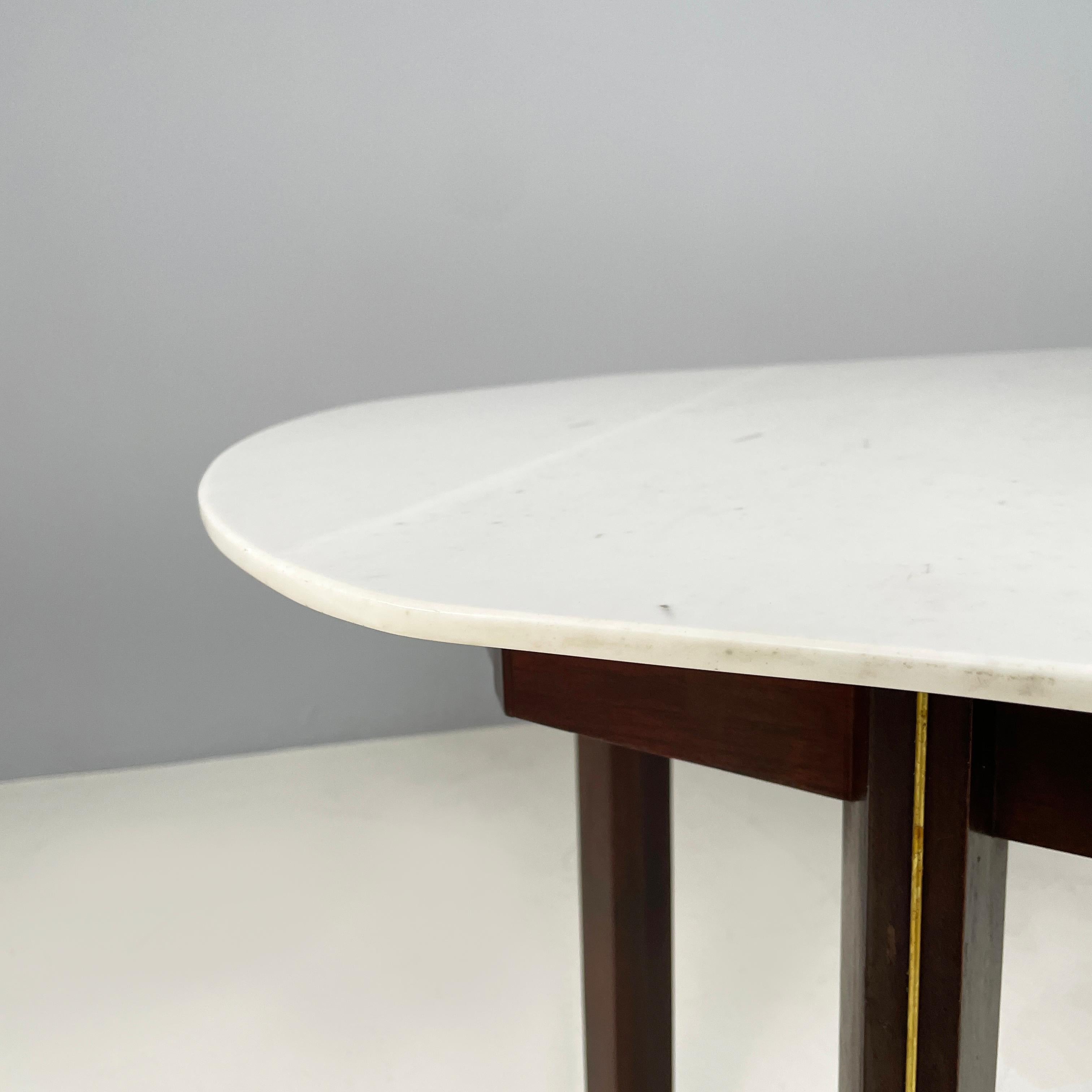Laiton Table de salle à manger italienne du milieu du siècle dernier en marbre, bois et basse, années 1960 en vente