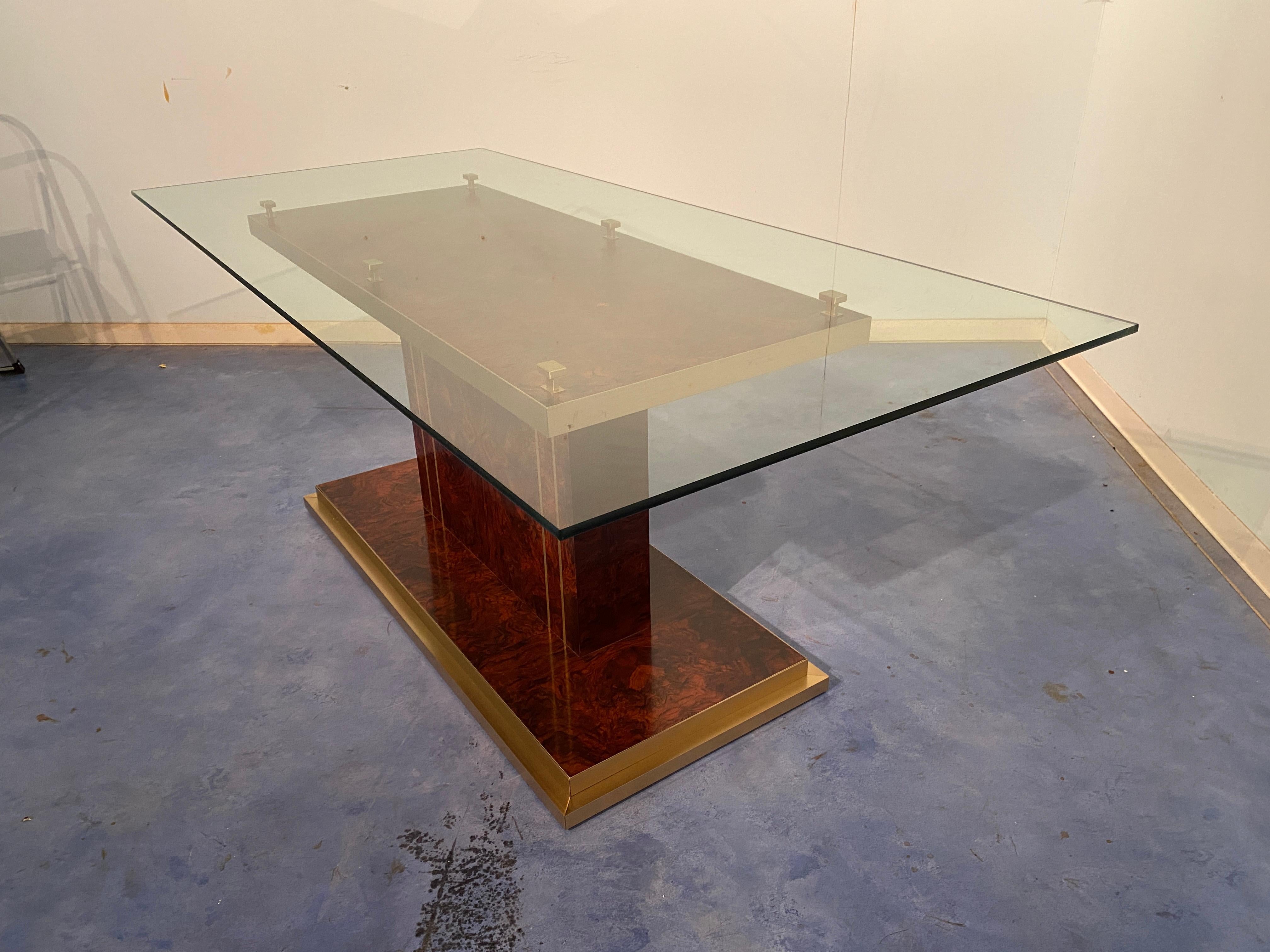 Italian Mid-Century Modern Dining Table in Thick Glass and Walnut Root, 1970s For Sale 10
