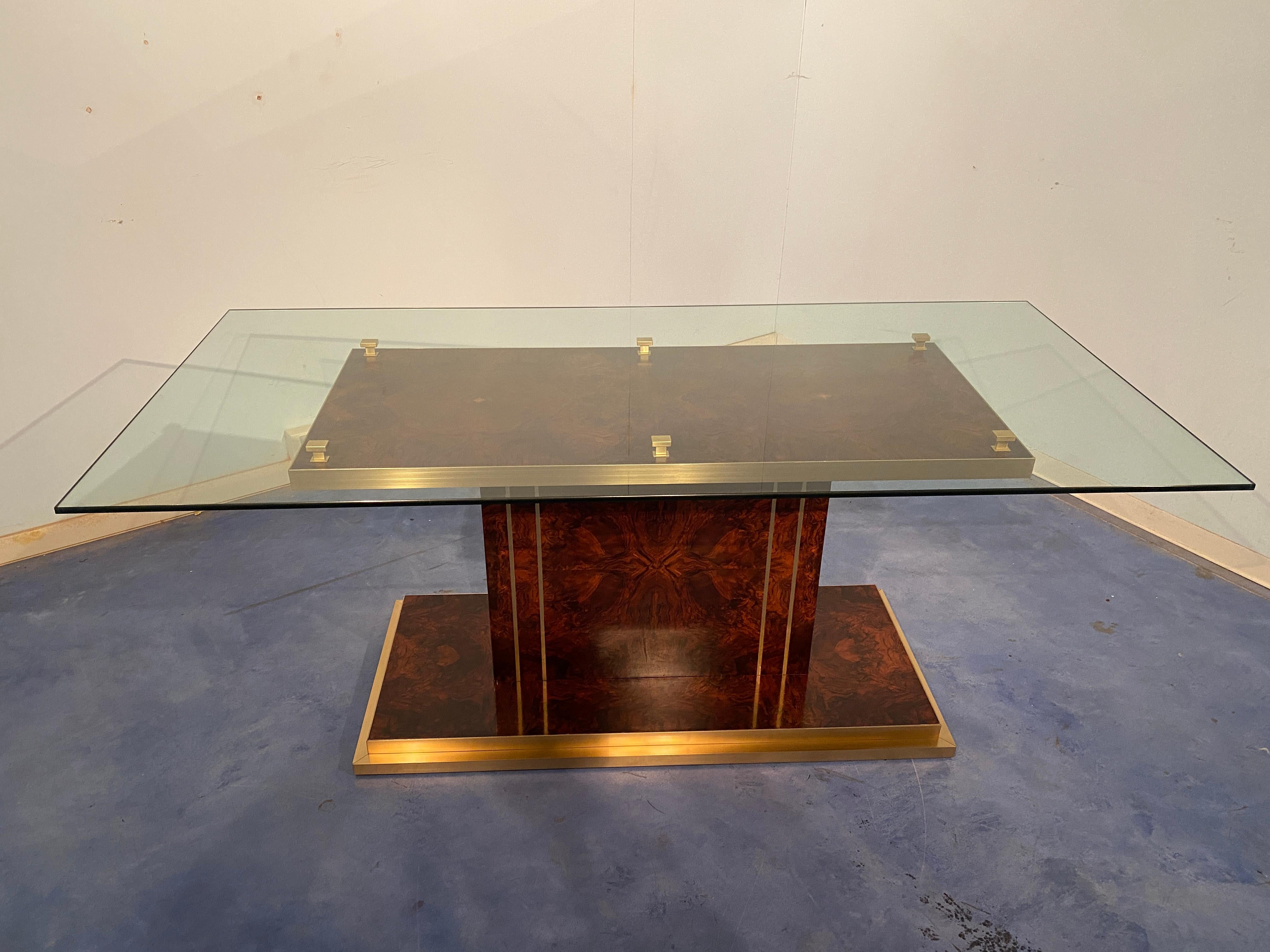 Late 20th Century Italian Mid-Century Modern Dining Table in Thick Glass and Walnut Root, 1970s For Sale