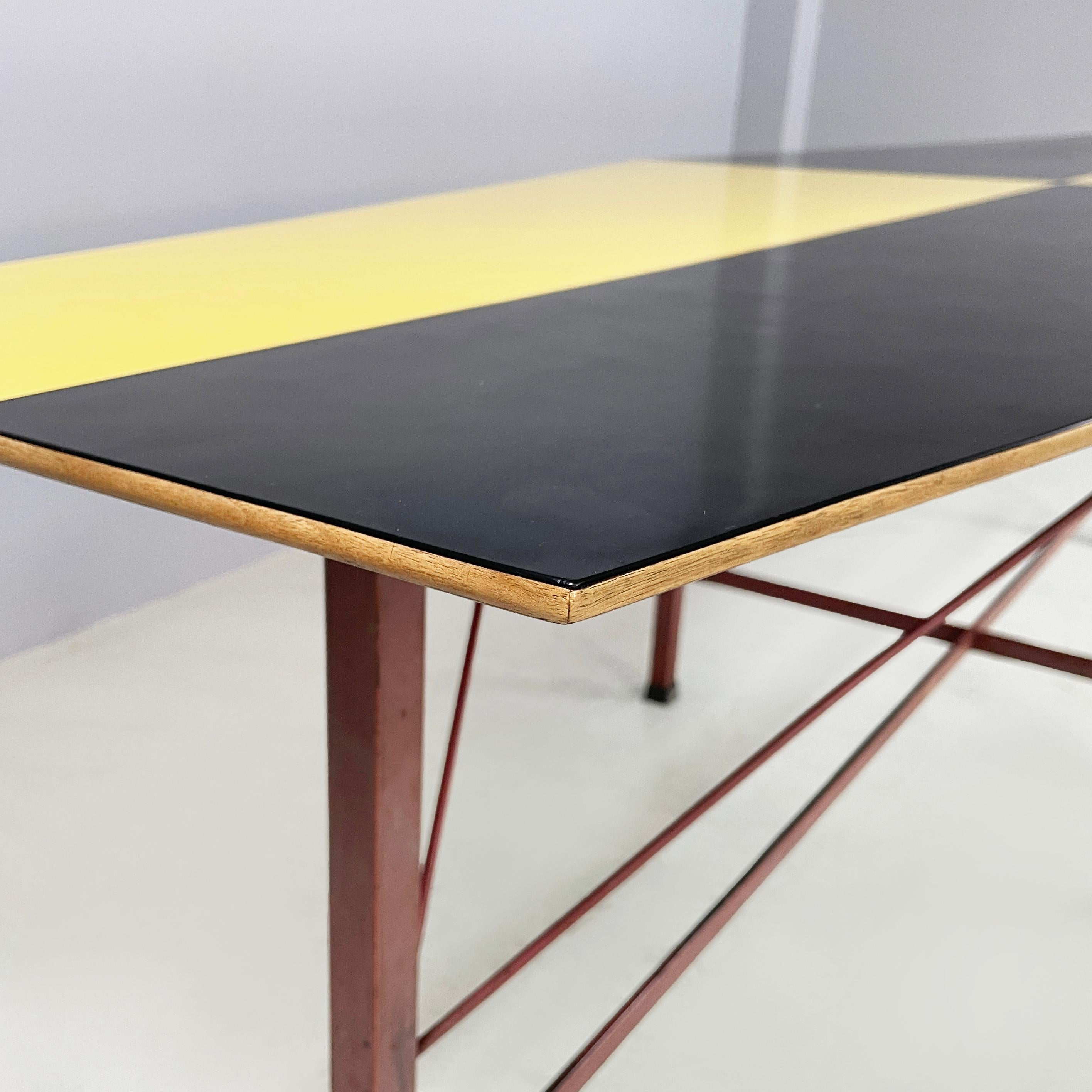 Table de salle à manger italienne du milieu du siècle dernier en bois, formica et fer, années 1950 en vente 4