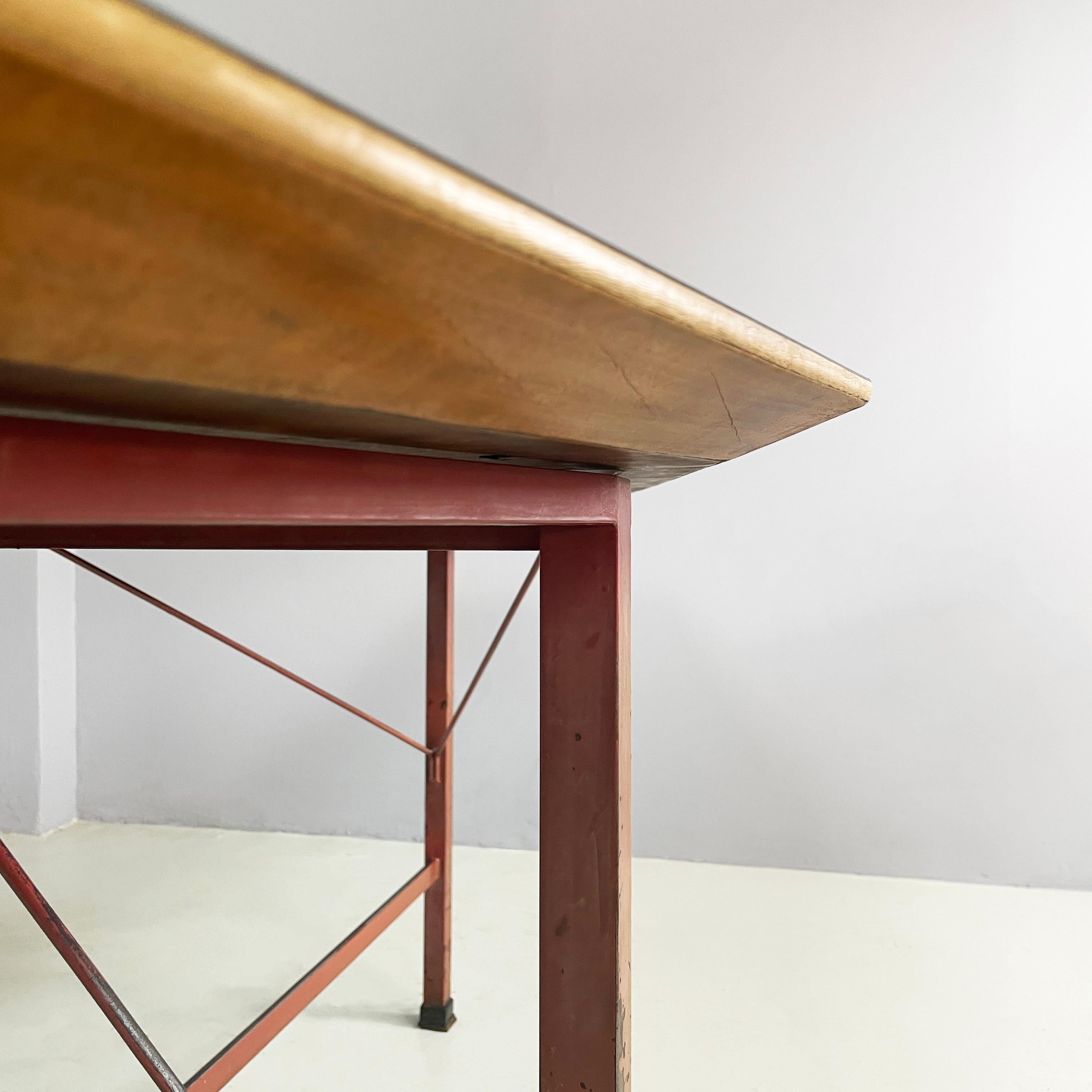 Table de salle à manger italienne du milieu du siècle dernier en bois, formica et fer, années 1950 en vente 5
