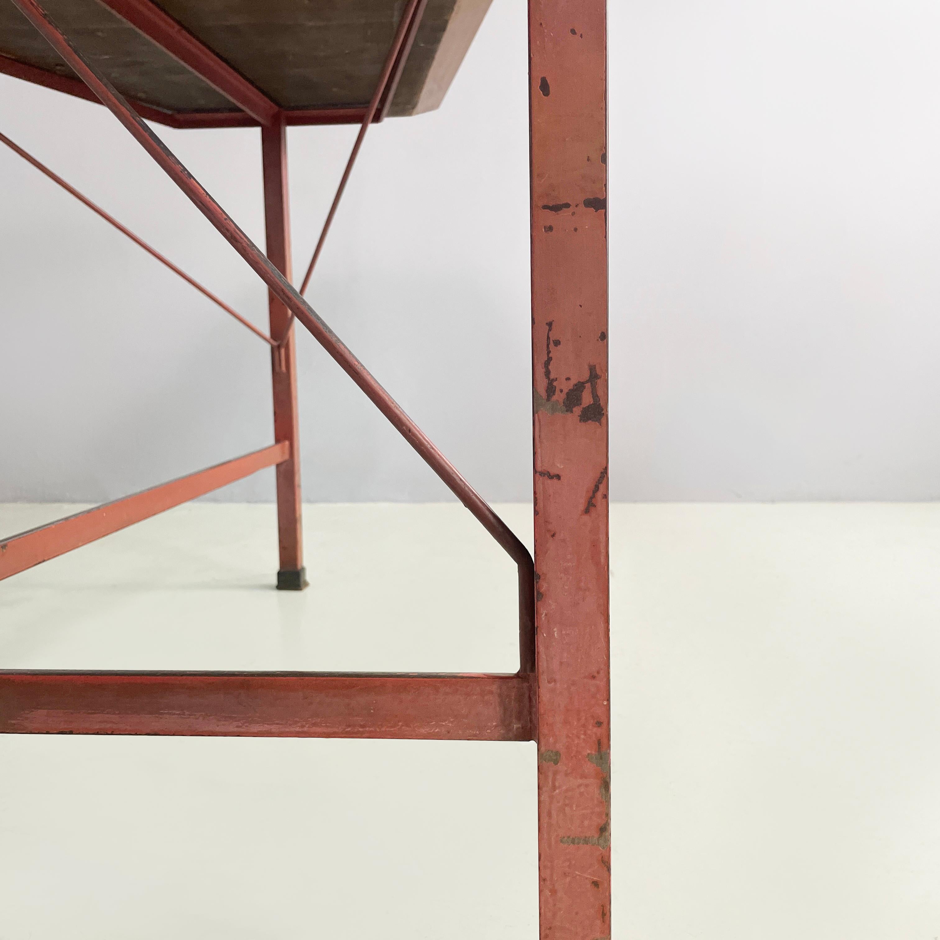 Table de salle à manger italienne du milieu du siècle dernier en bois, formica et fer, années 1950 en vente 6